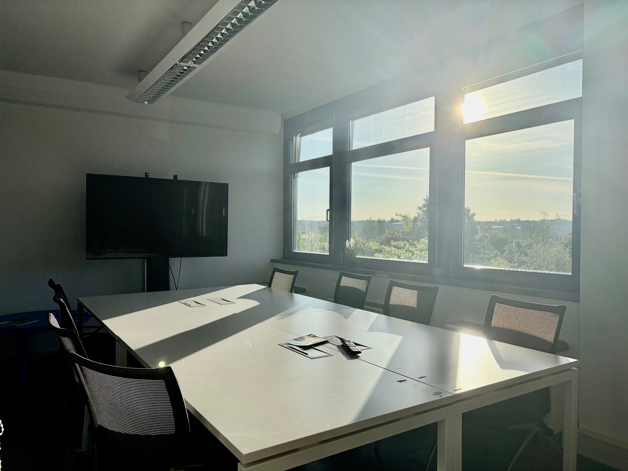 Salle de réunion 6 personnes · Colors Business Center - Luxembourg - Bertrange