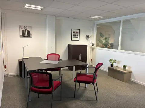 Bureau journée — Buro Club Fréjus / Puget-sur-Argens, Saint-Raphaël