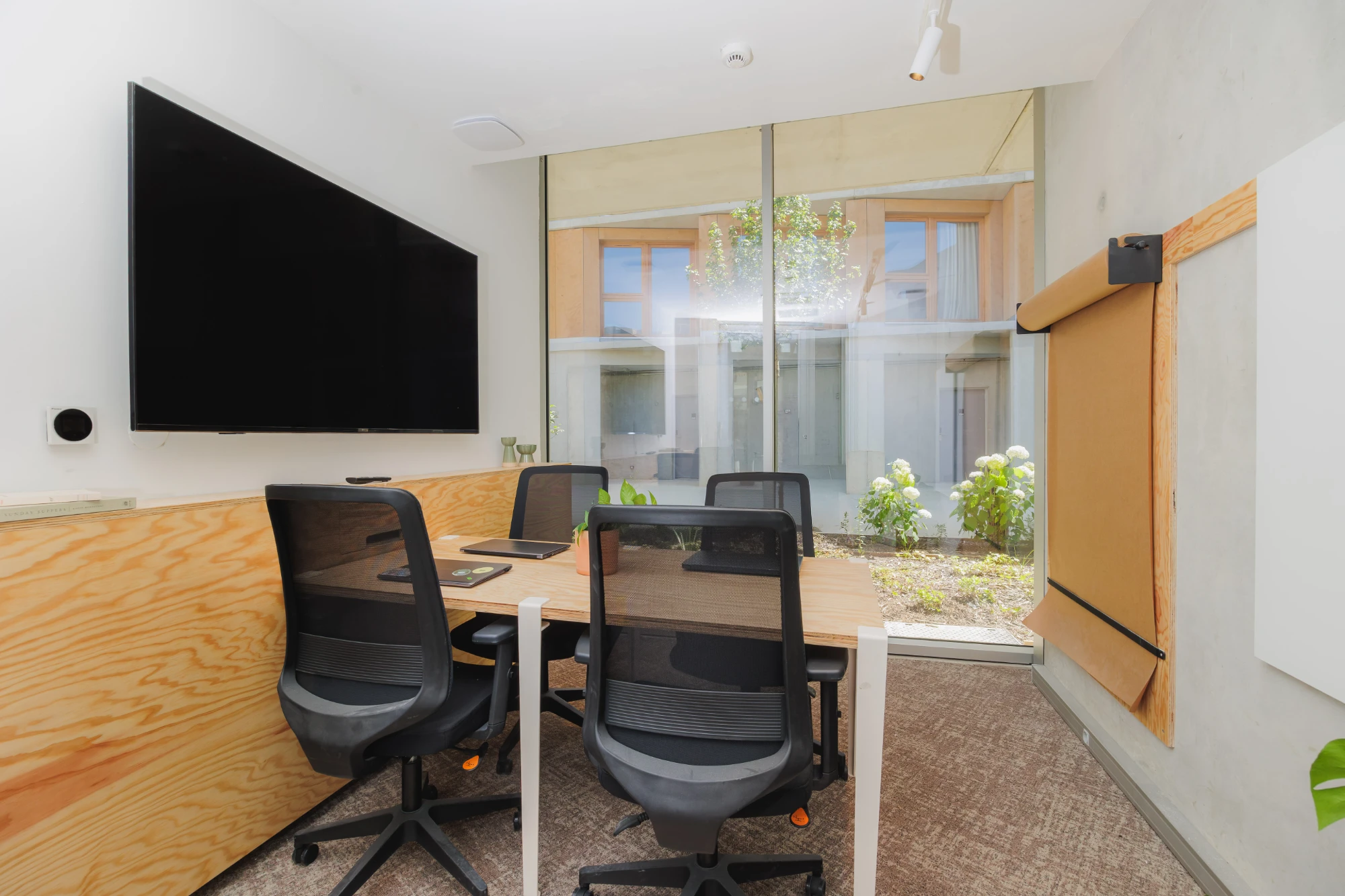 The Small Room  — The Babel Community | Bordeaux