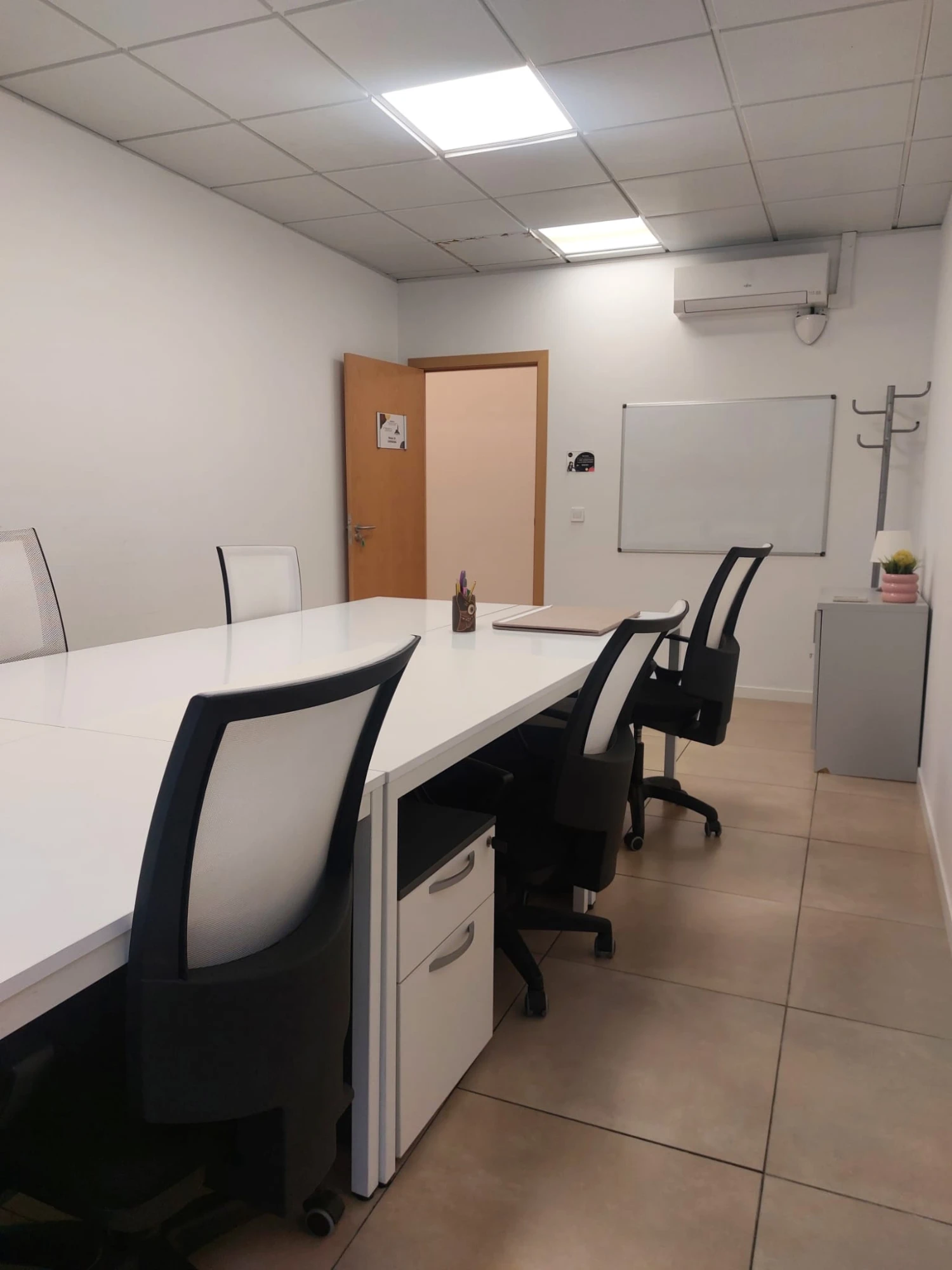 Espacio Abierto Fijo — Inn Offices Cartuja