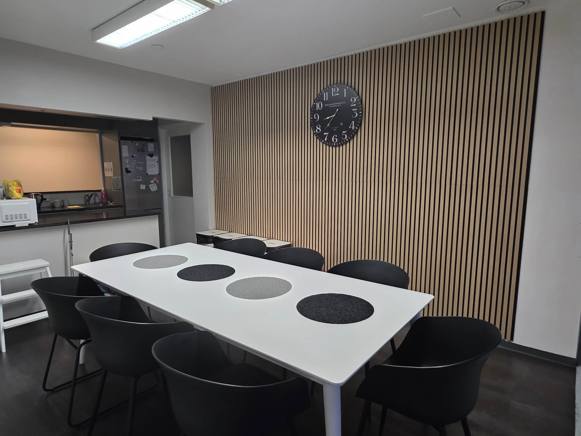 The 56 Lounge, Kitchen, Oulu