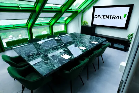 Decentral House, Ginevra