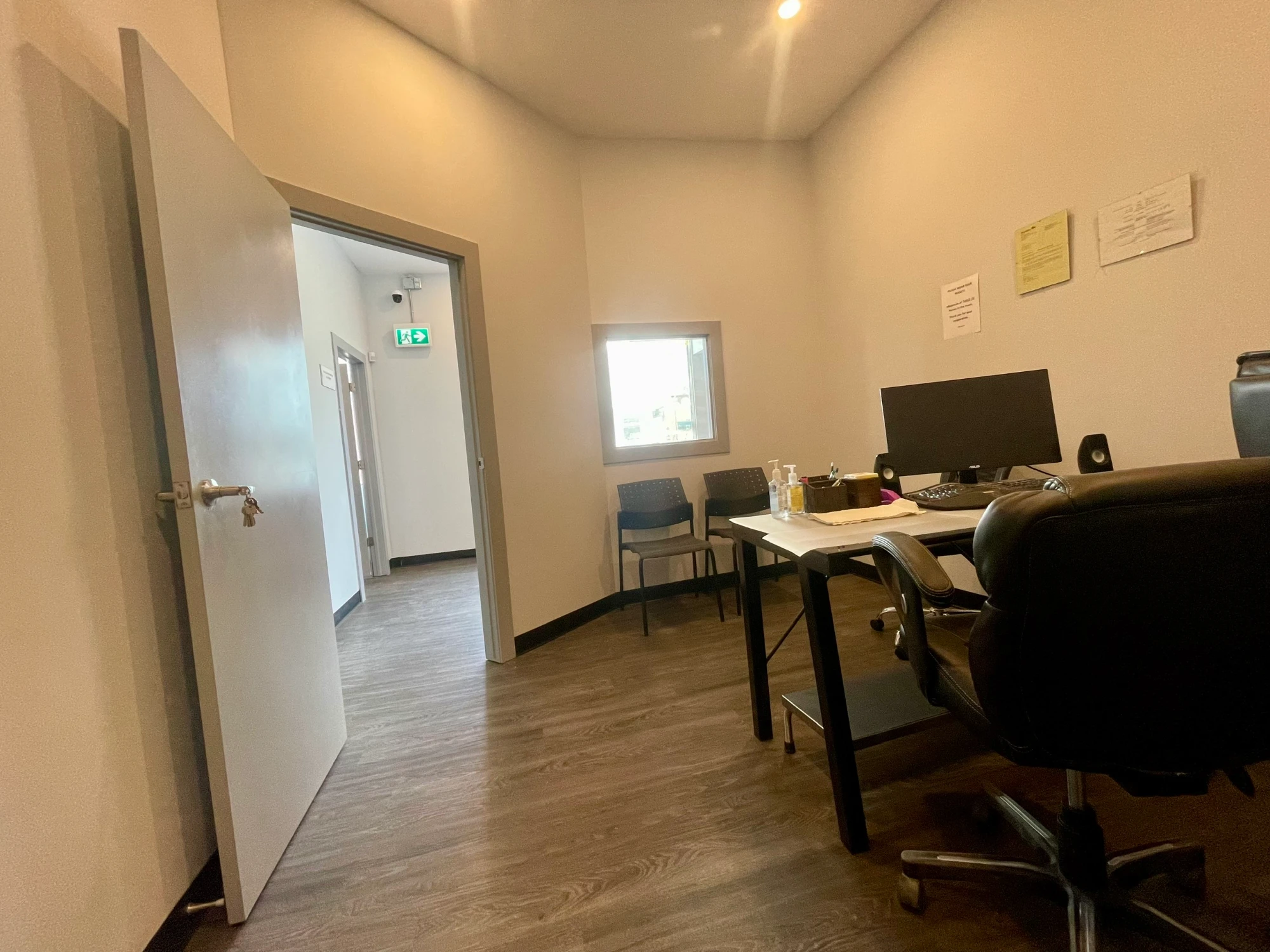 888 Business Center, Private office, 1 desk, Winnipeg, MB