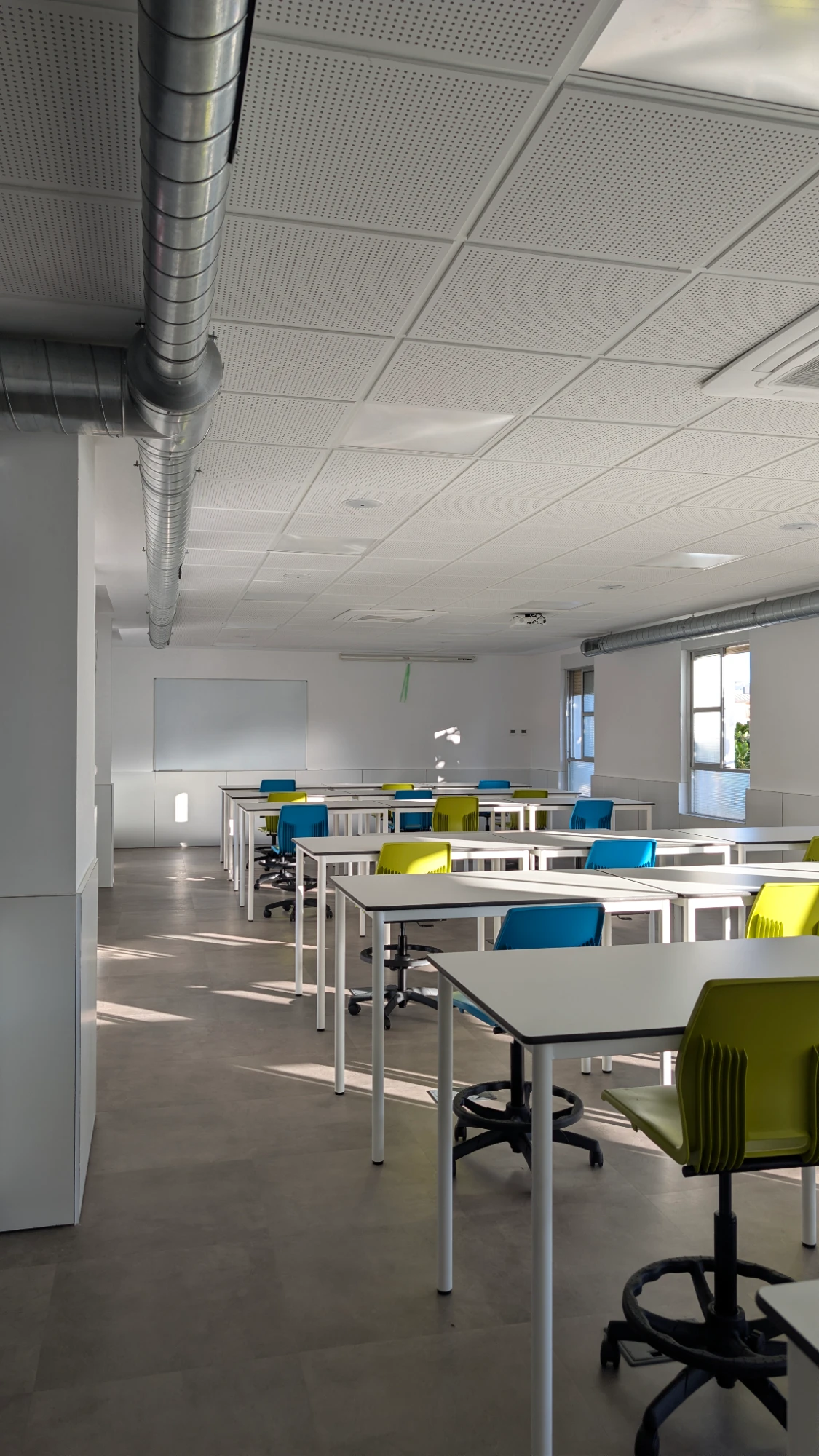 AULAS COLEGIO Mª AUXILIADORA, AULA MULTIFUNCIONAL, Cadix
