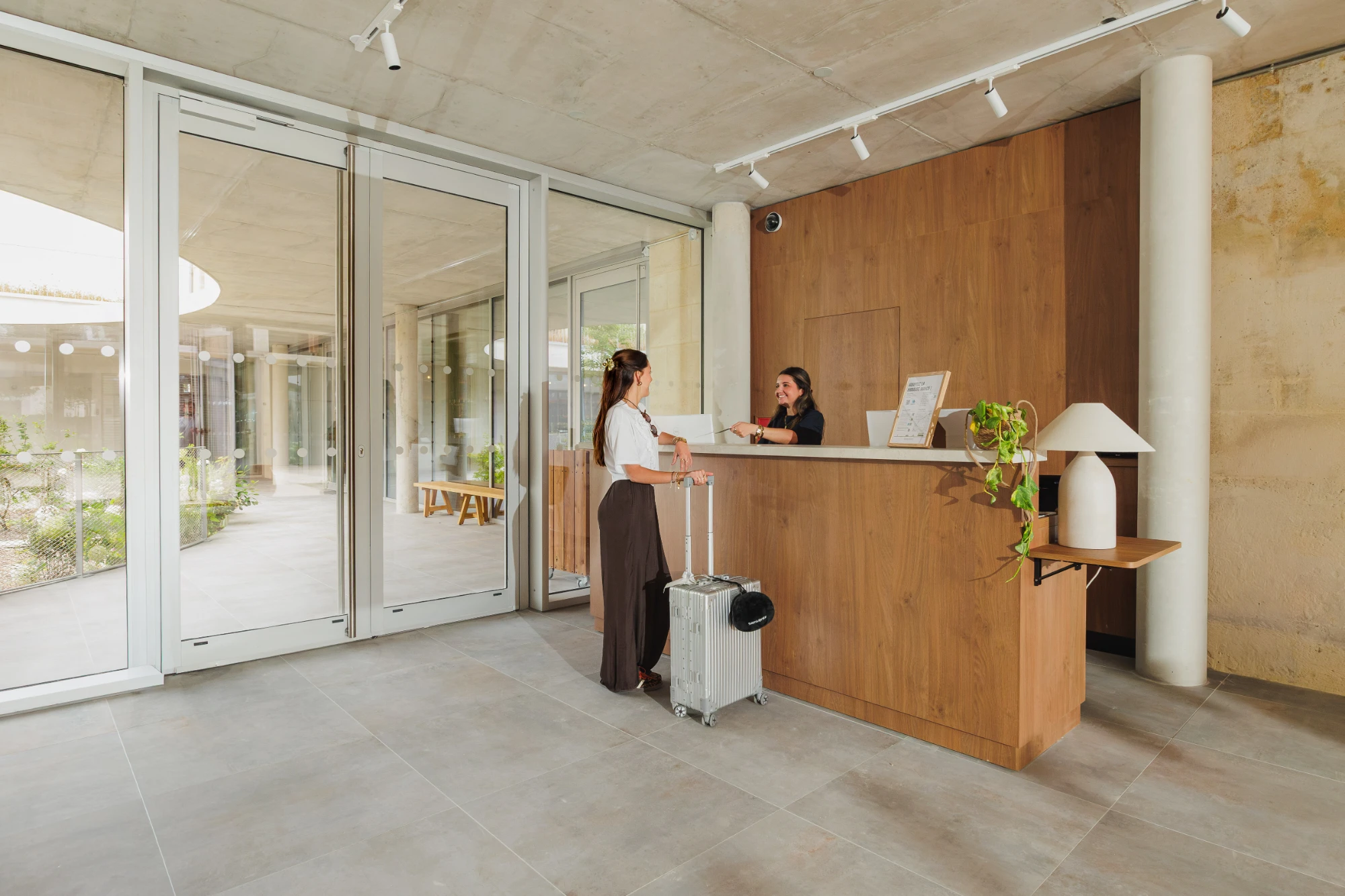 The Babel Community | Bordeaux, Réception, Bordeaux