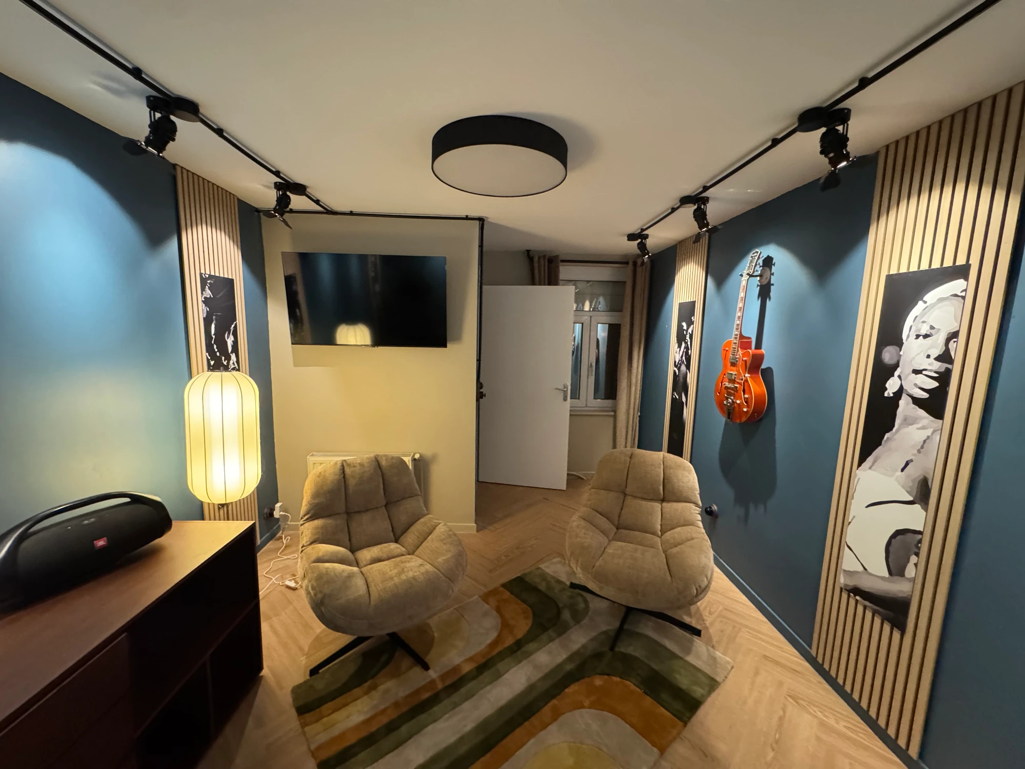 Backstage Home, Lounge, Brebières