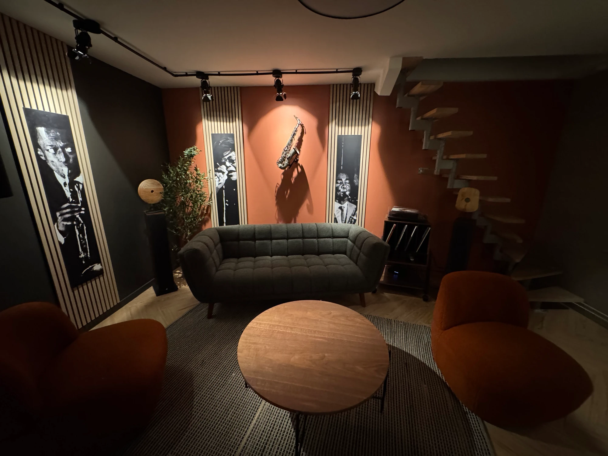 Backstage Home, Lounge, Brebières