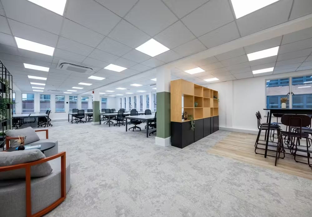 Beem - New Derwent House, 69-73 Theobalds Road, Open space, Londres