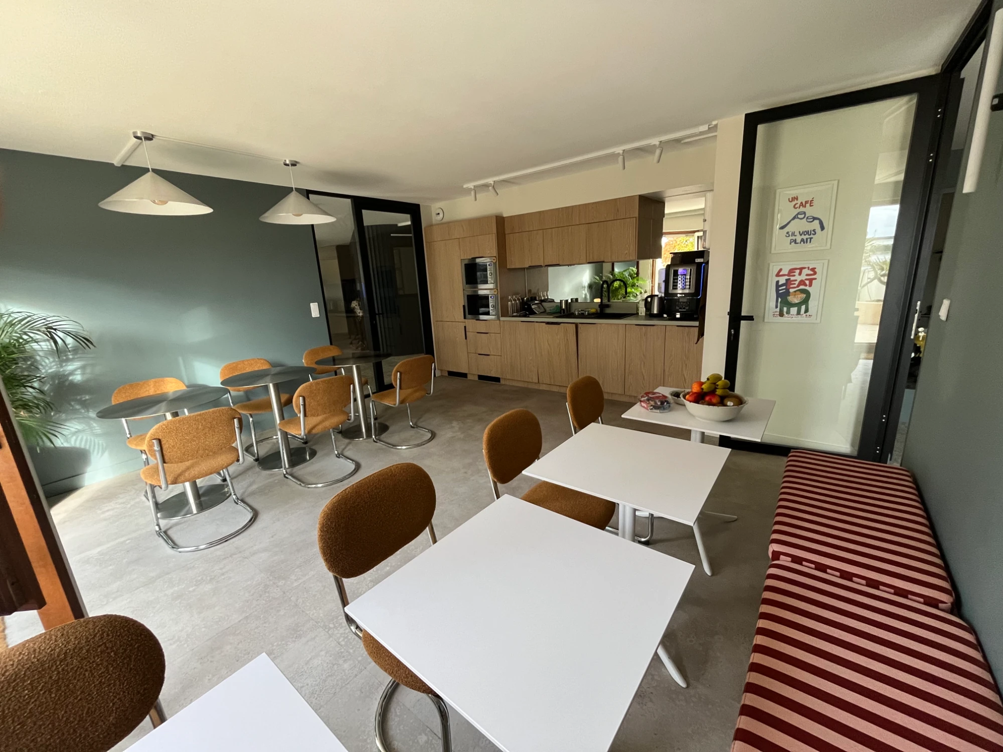 Le Bureau Jaune, Cafeteria, Nantes