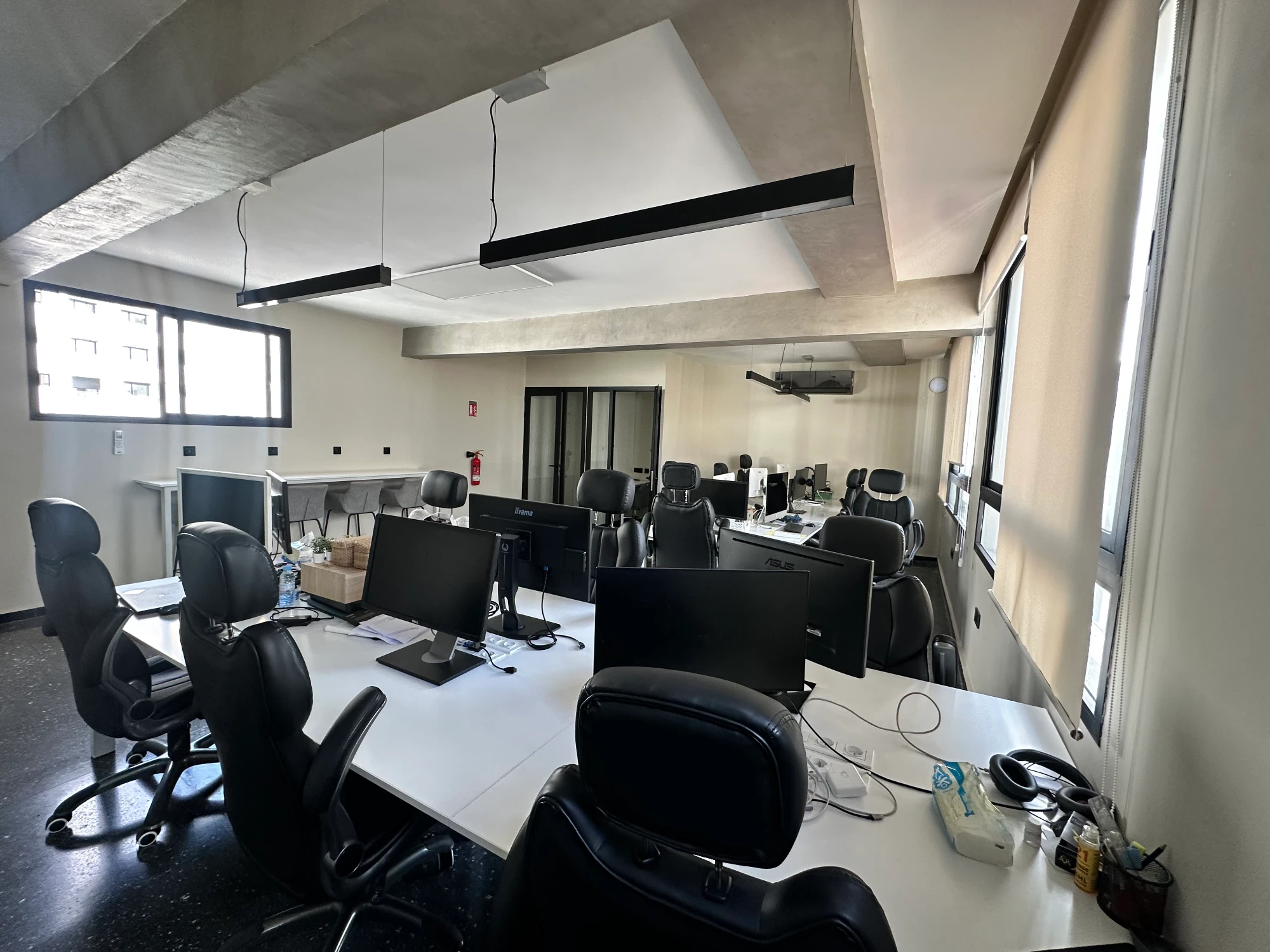 Le 23, Bureau opéré 20 postes, Casablanca