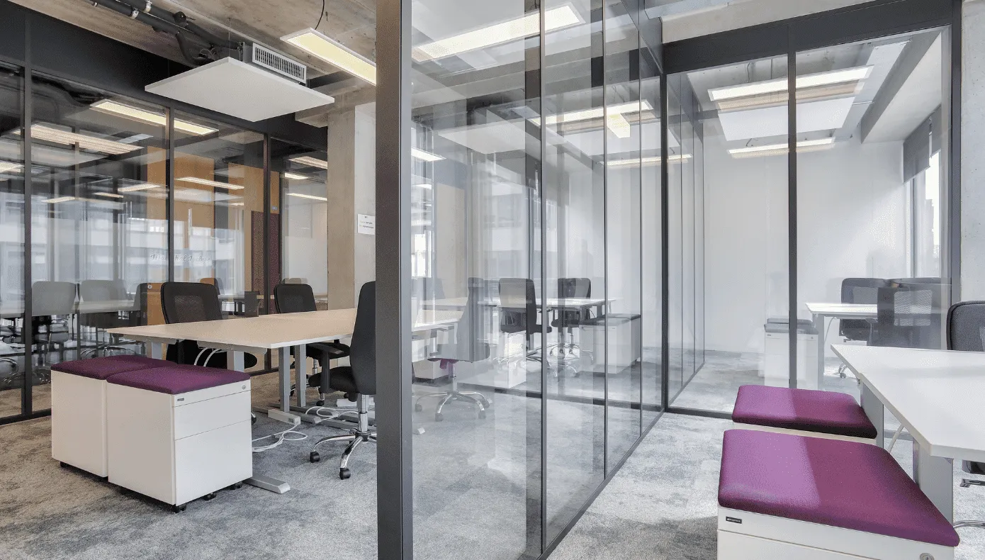 Hiptown Euratech, Bureau opéré 42 postes, Lille