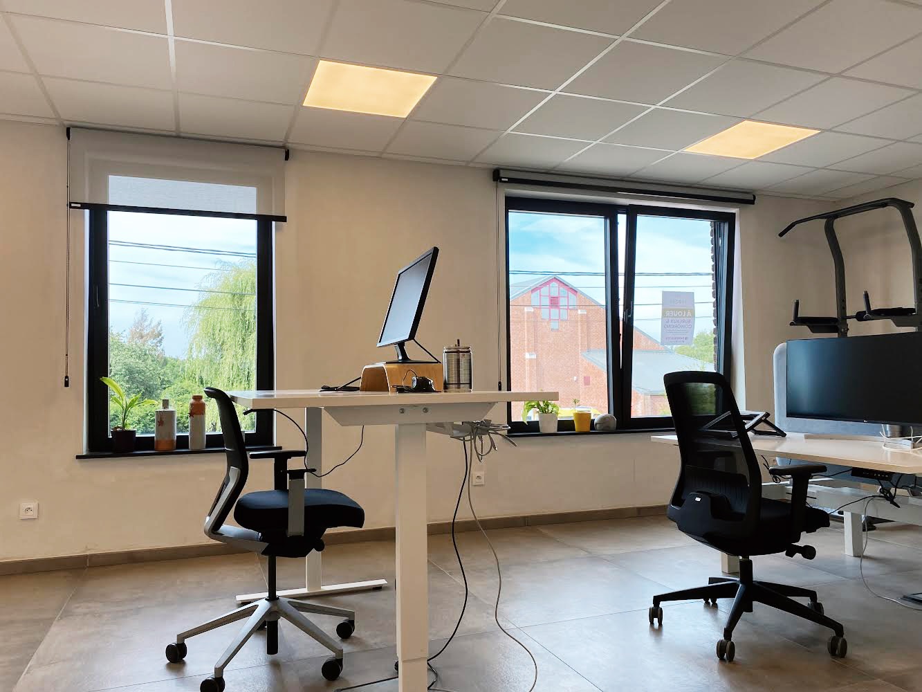 Sruk, Bureau pour équipe, Fleurus