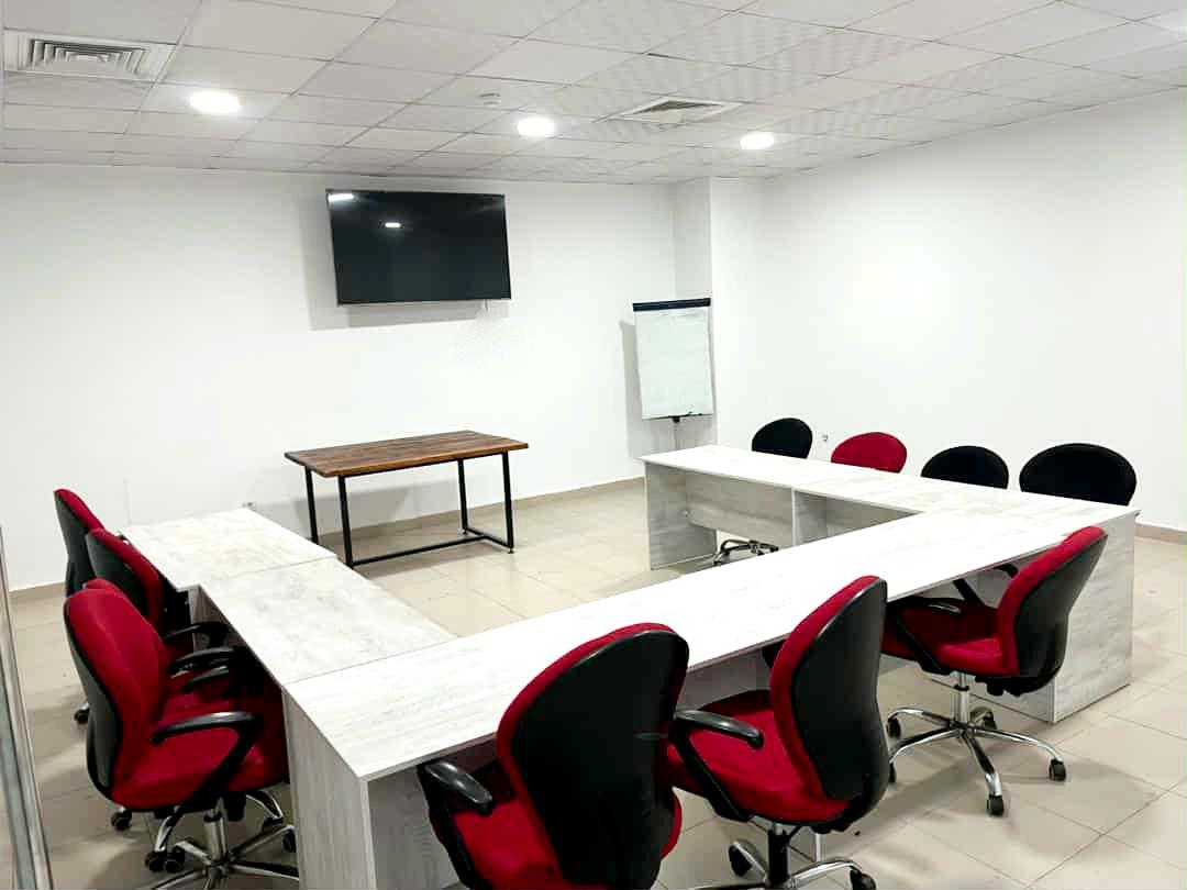 Salle de réunion 12 personnes — The Address Coworking Space