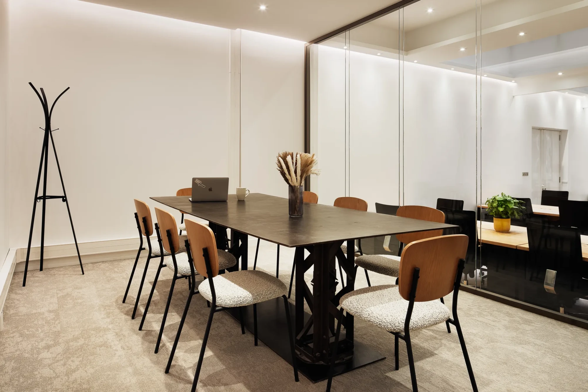 Come And Work Le Petit Pergolèse, Meeting room for 8 people, Paris 16e
