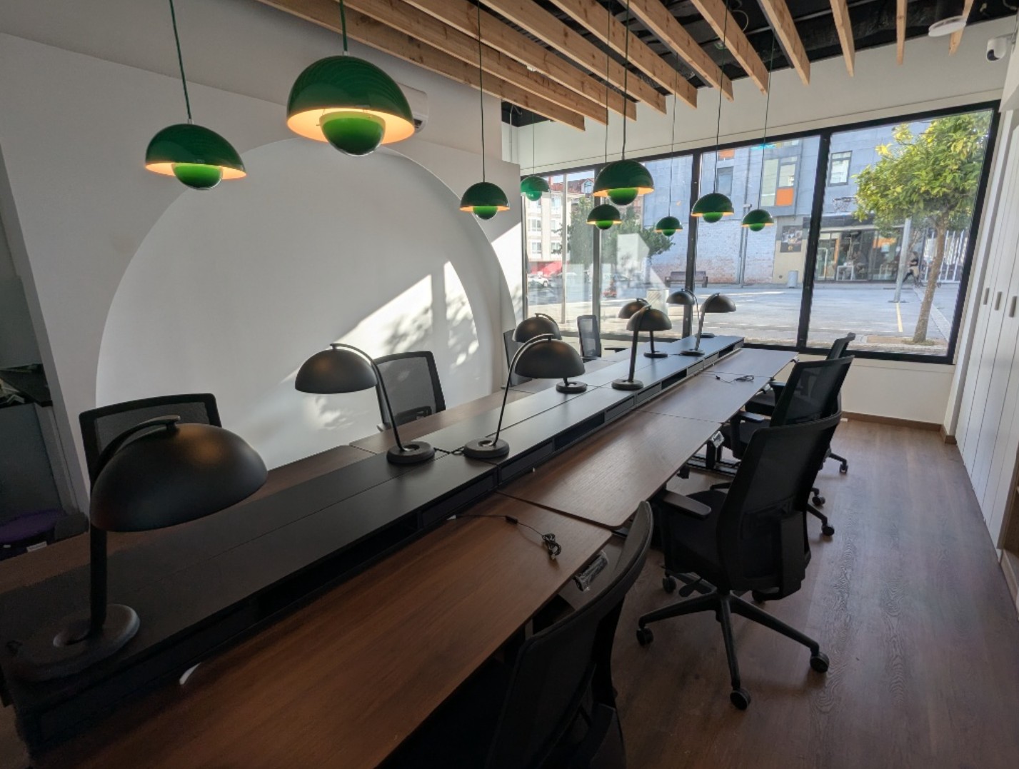 Coworking Planeta Namec, Open-plan office, Bertamiráns