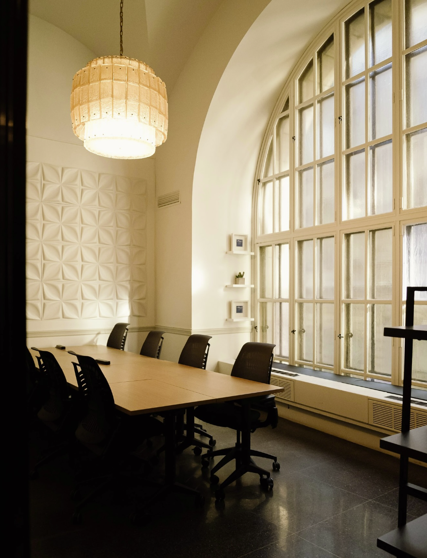 Crew 360 Saint-Jacques, Meeting room for 7 people, Montreal, QC