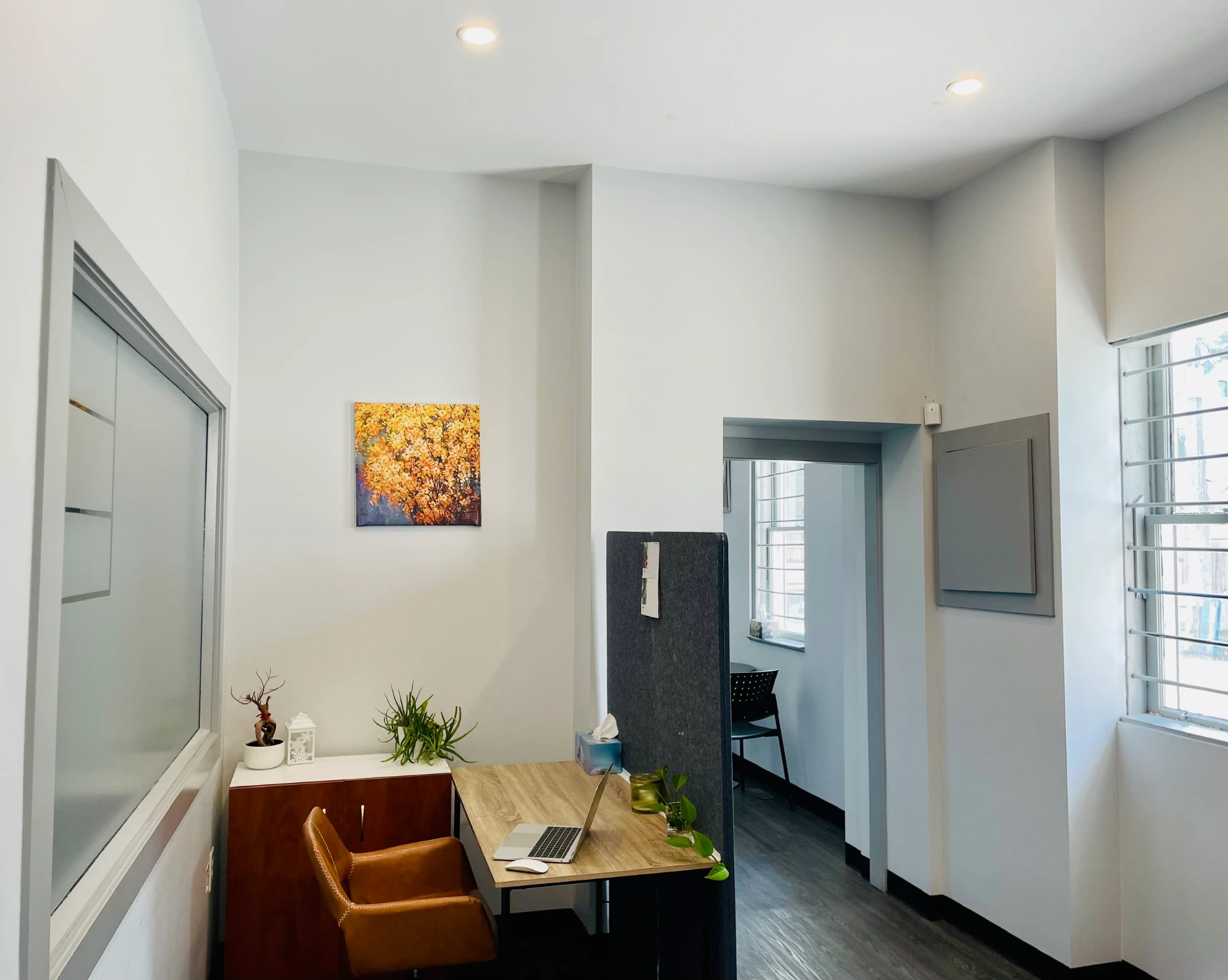 888 Business Center, Dedicated desk, Winnipeg, MB