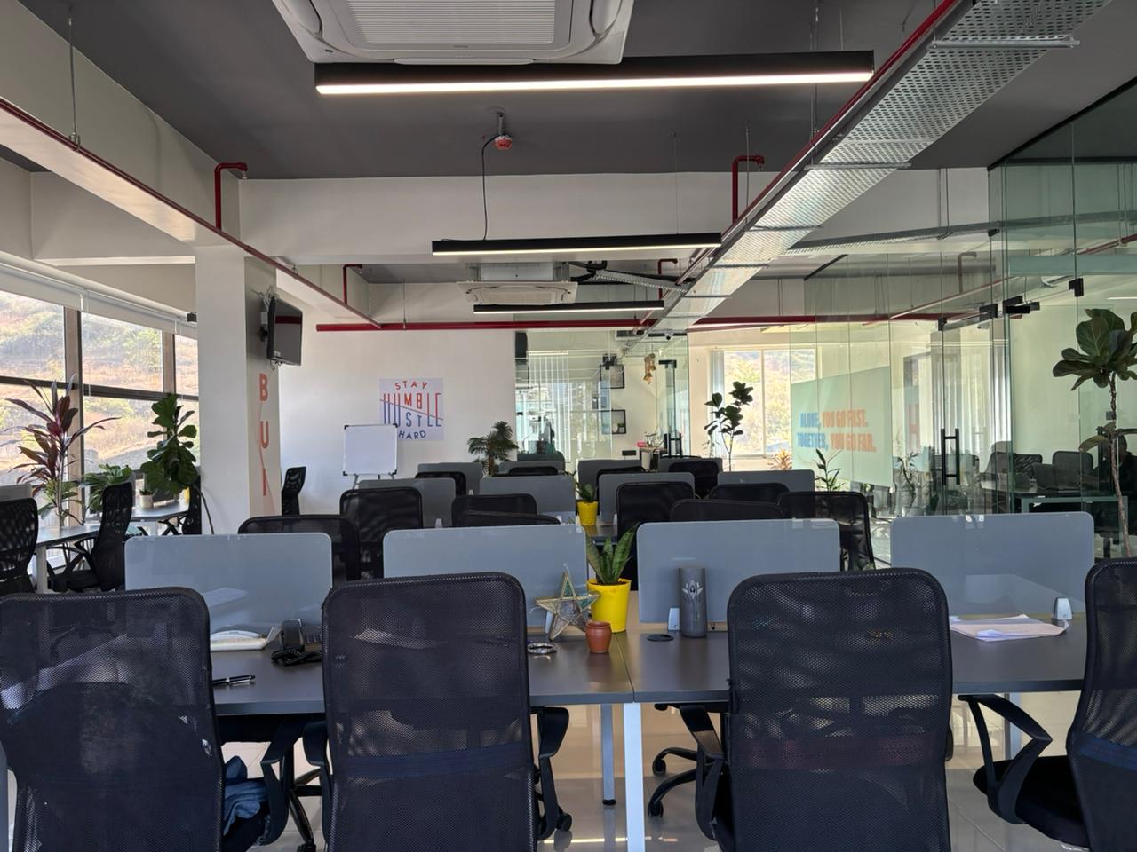 Shreyas Crest, Dedicated desk, Pune
