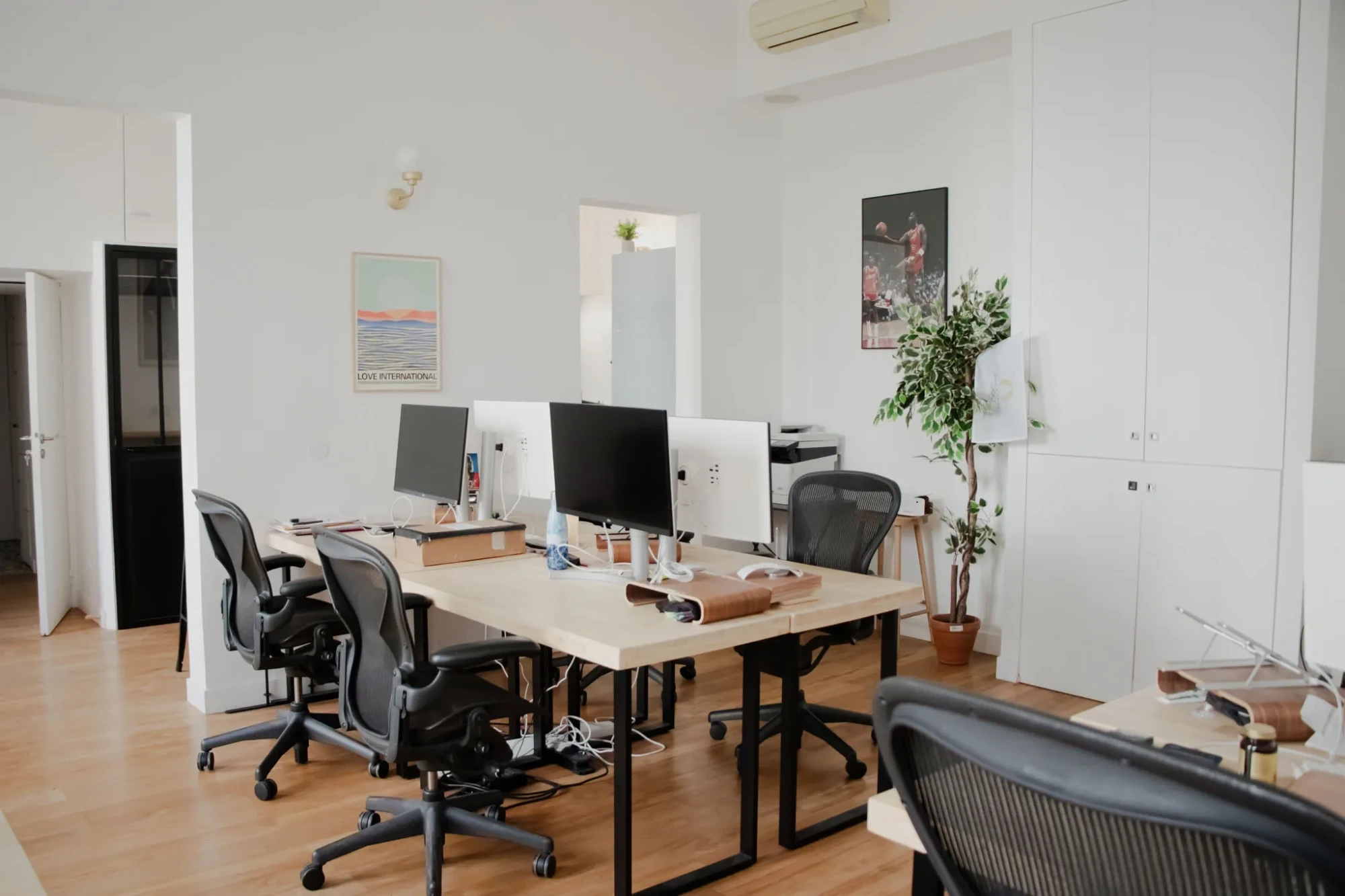 Deskapad 13 Ecuries, Private office, 4 desks, Paris 10e