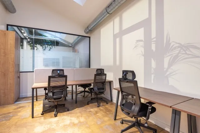 Deskapad 21 Fontaine au Roi, Private office, 6 desks, Paris 11e