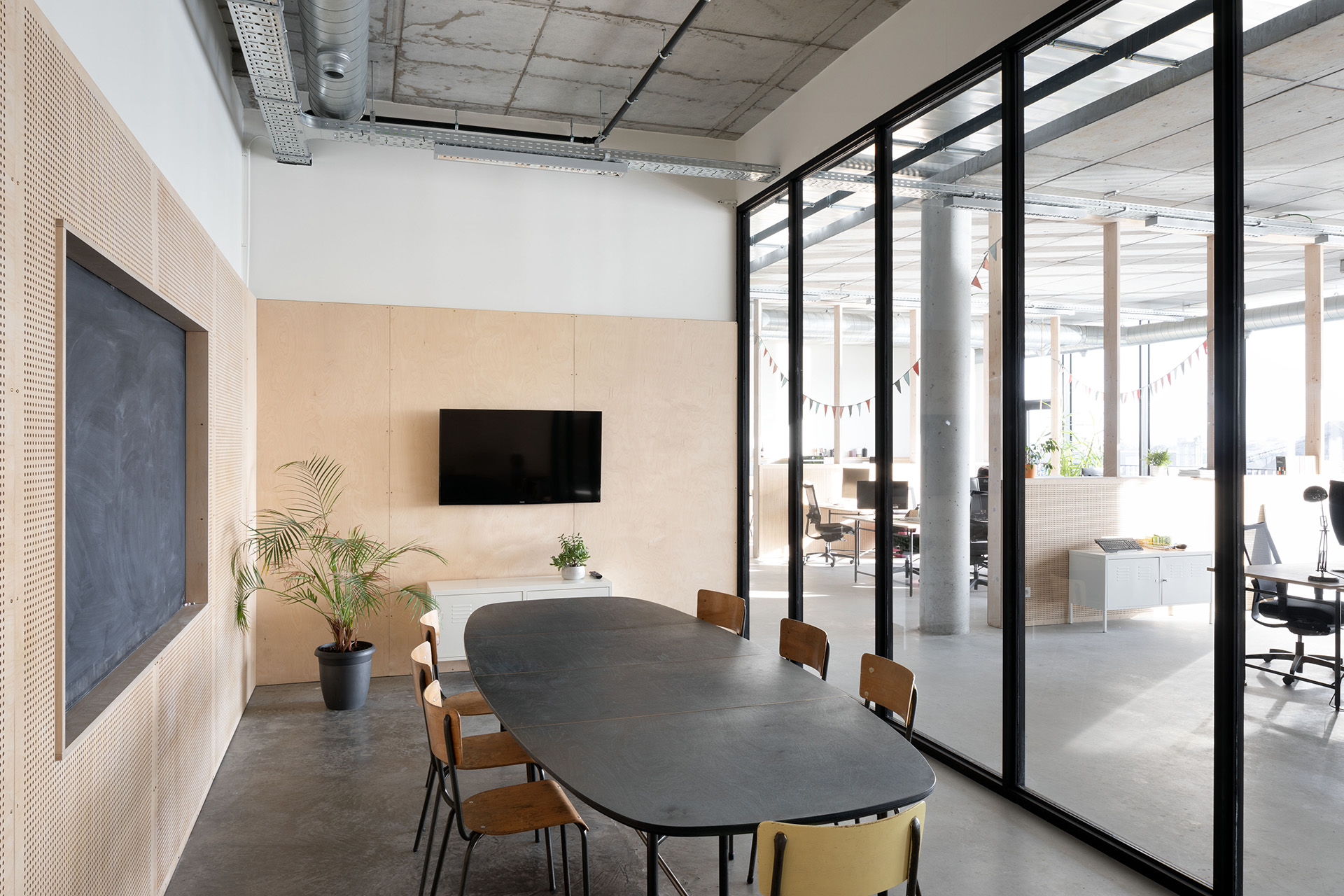 Dokwerkers, Meeting room for 6 people, Ghent