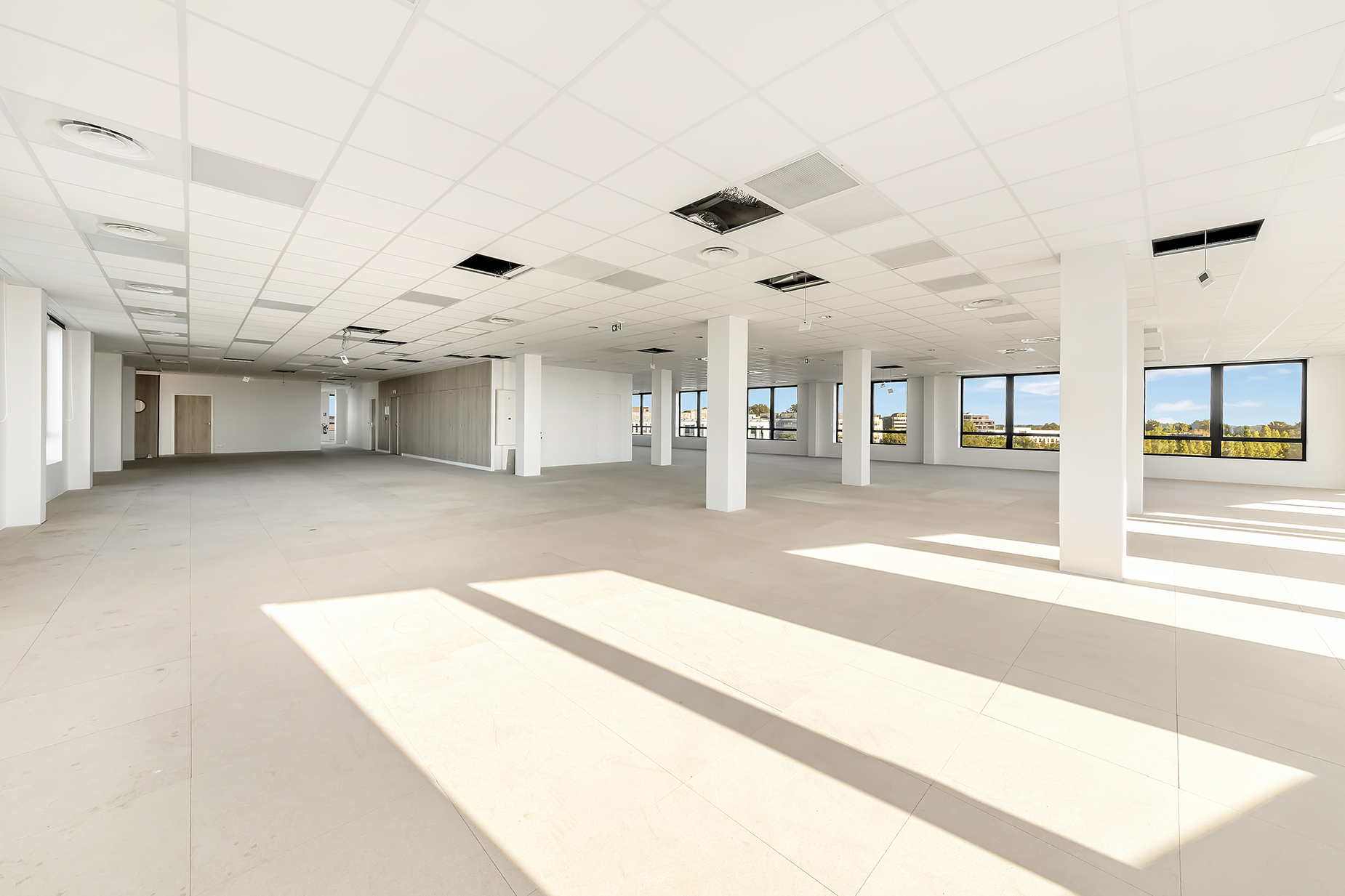 Sora Champs Blancs, Espace de 1882 m² - 190 postes, Cesson-Sévigné
