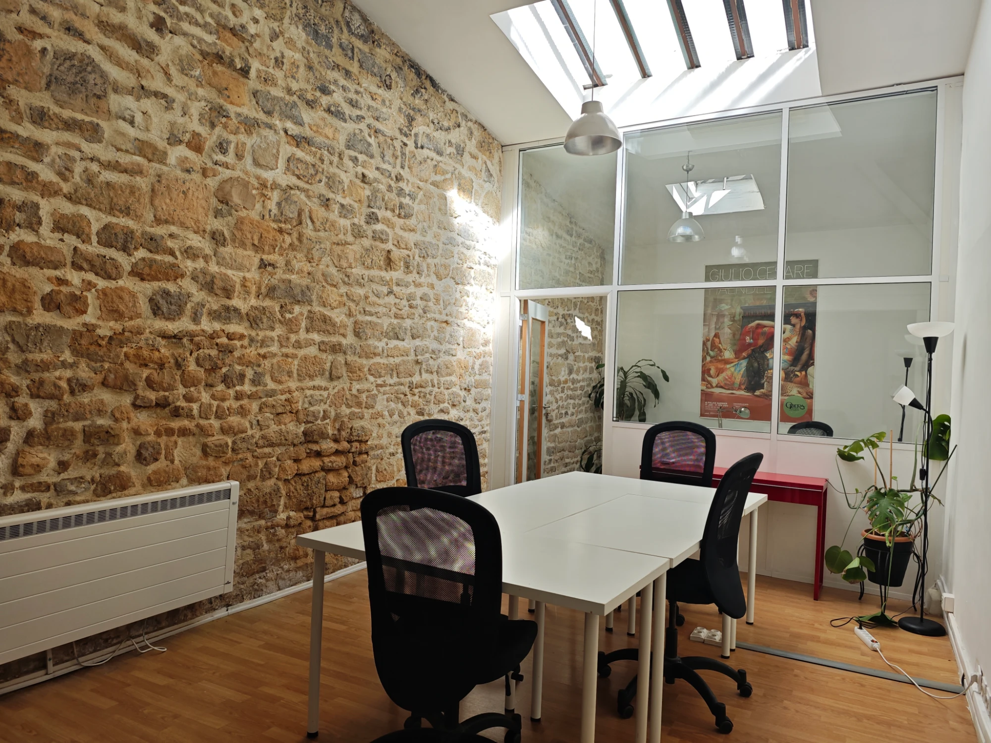 Espace Altura, Grand bureau privé pour équipe – jusqu'à 10 personnes – Le Marais, Paris 4e