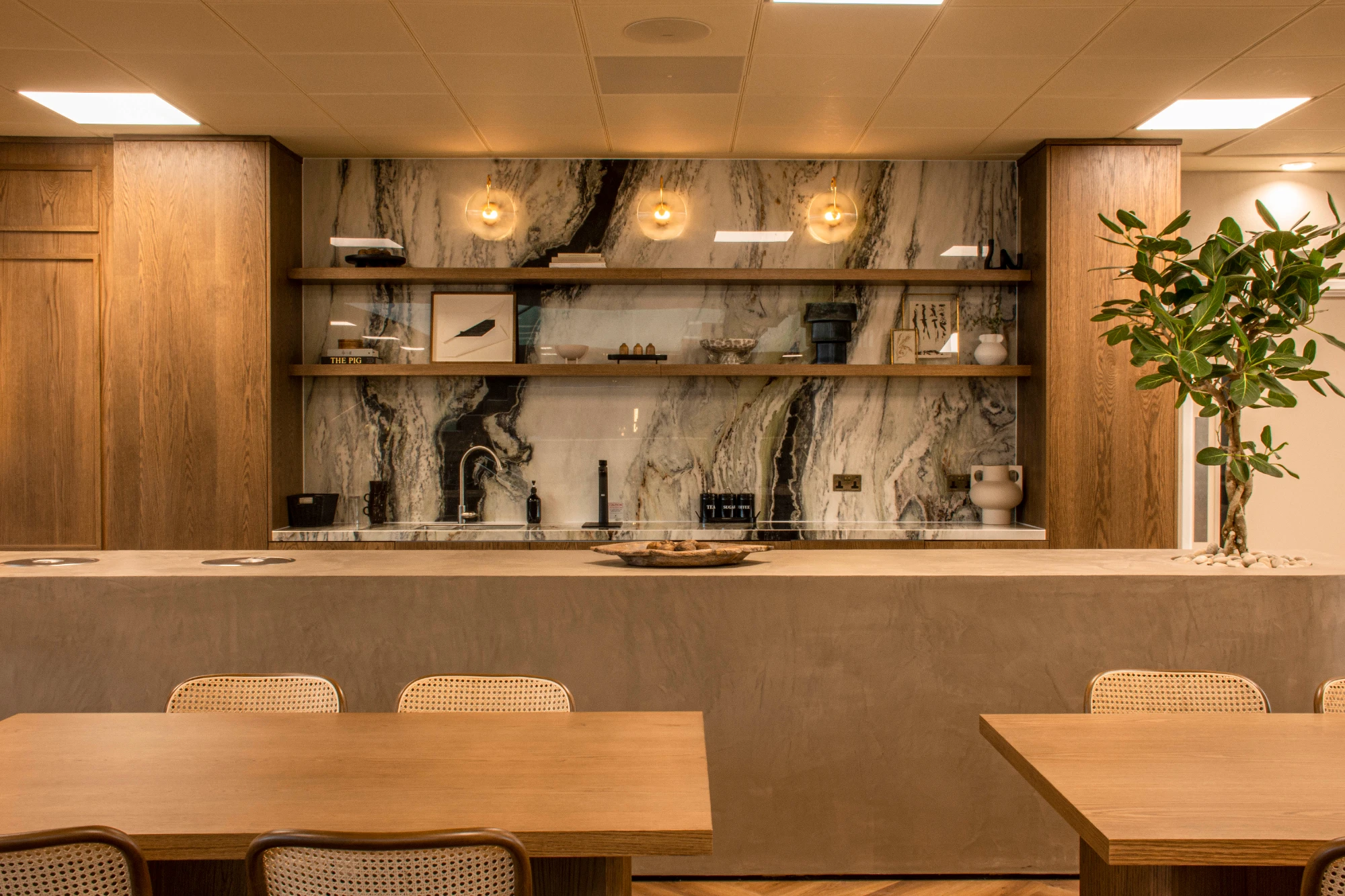 Halkin - 68 King William Street, Cuisine, Londres