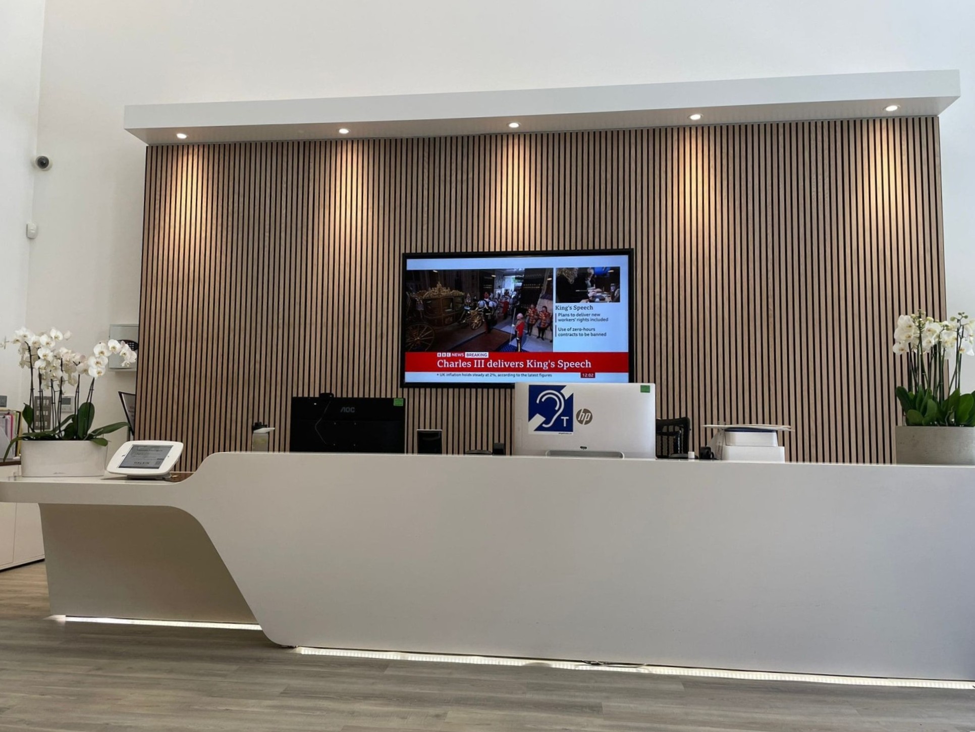 Halkin - Watford, Reception, Watford