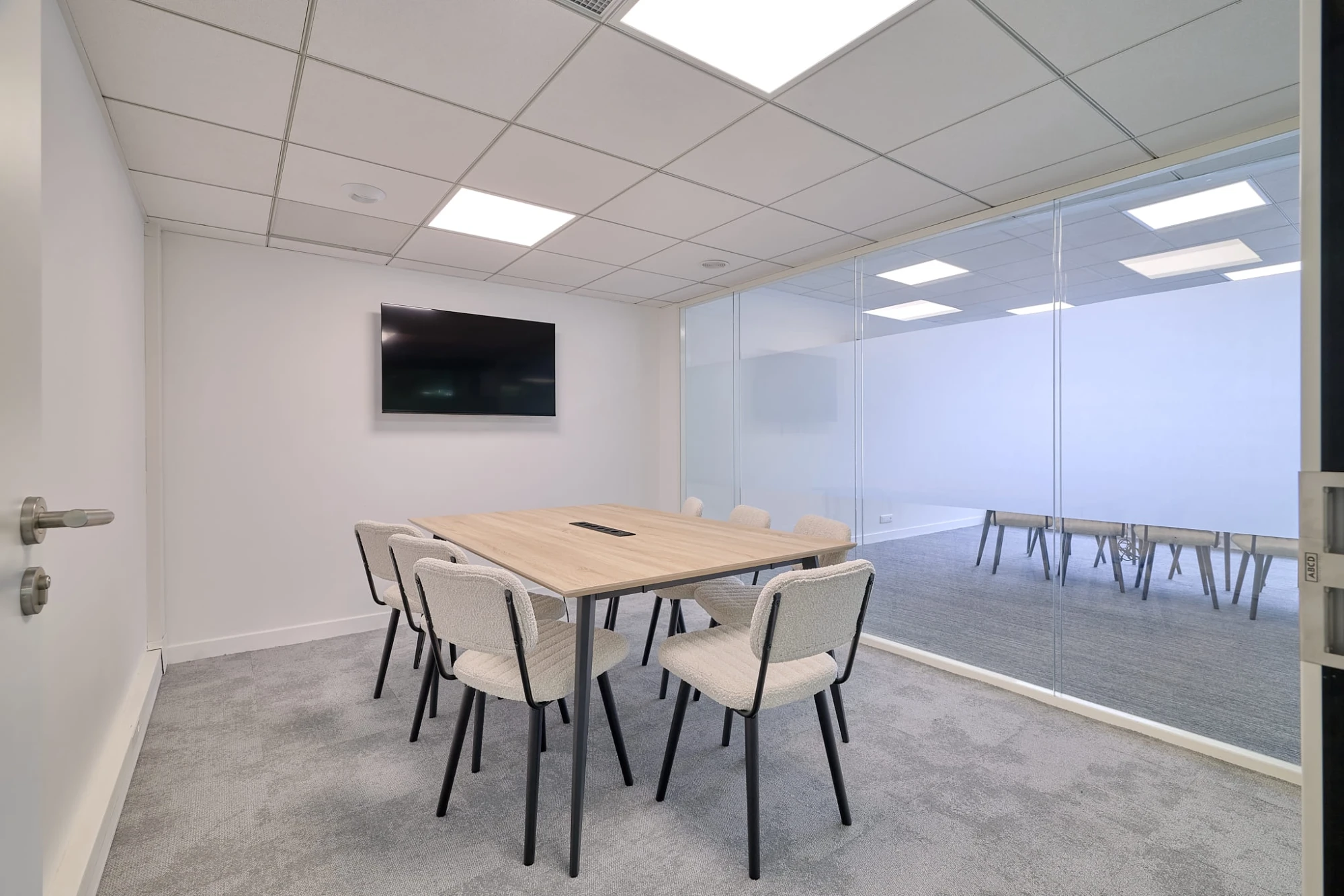 Hiptown Quai Carnot, Meeting room for 6 people, Saint-Cloud