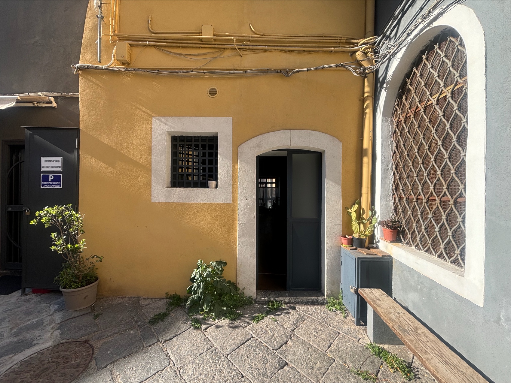 HUB39 Olive, Building facade, Catania
