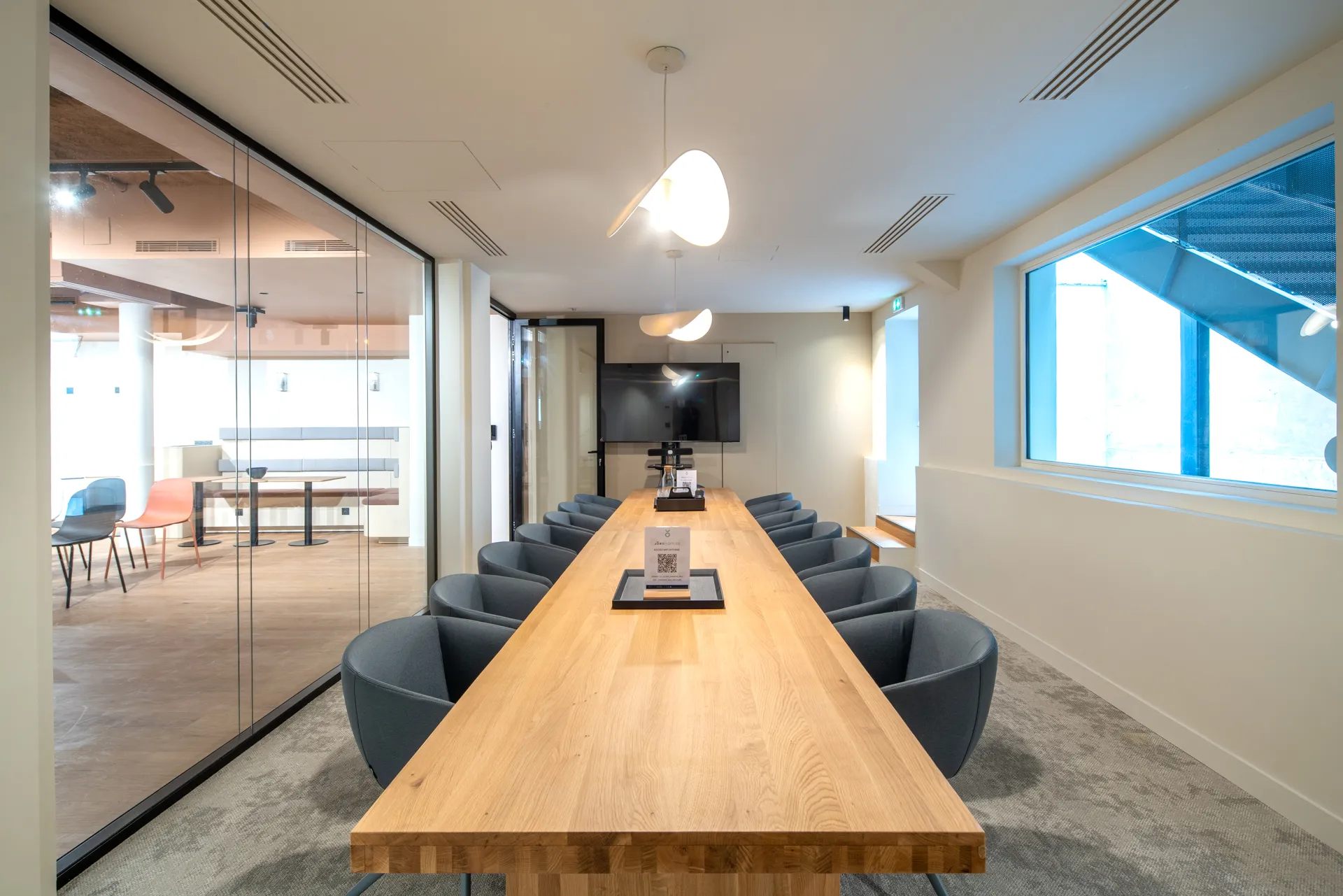 Joro 27 Lucien Sampaix, Meeting room for 14 people, Paris 10e