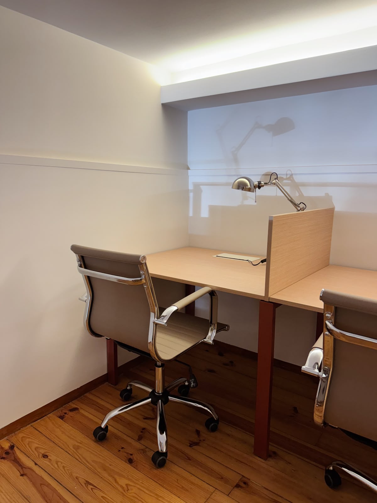 Mezzanine Cowork, Private office, 2 desks, Matosinhos