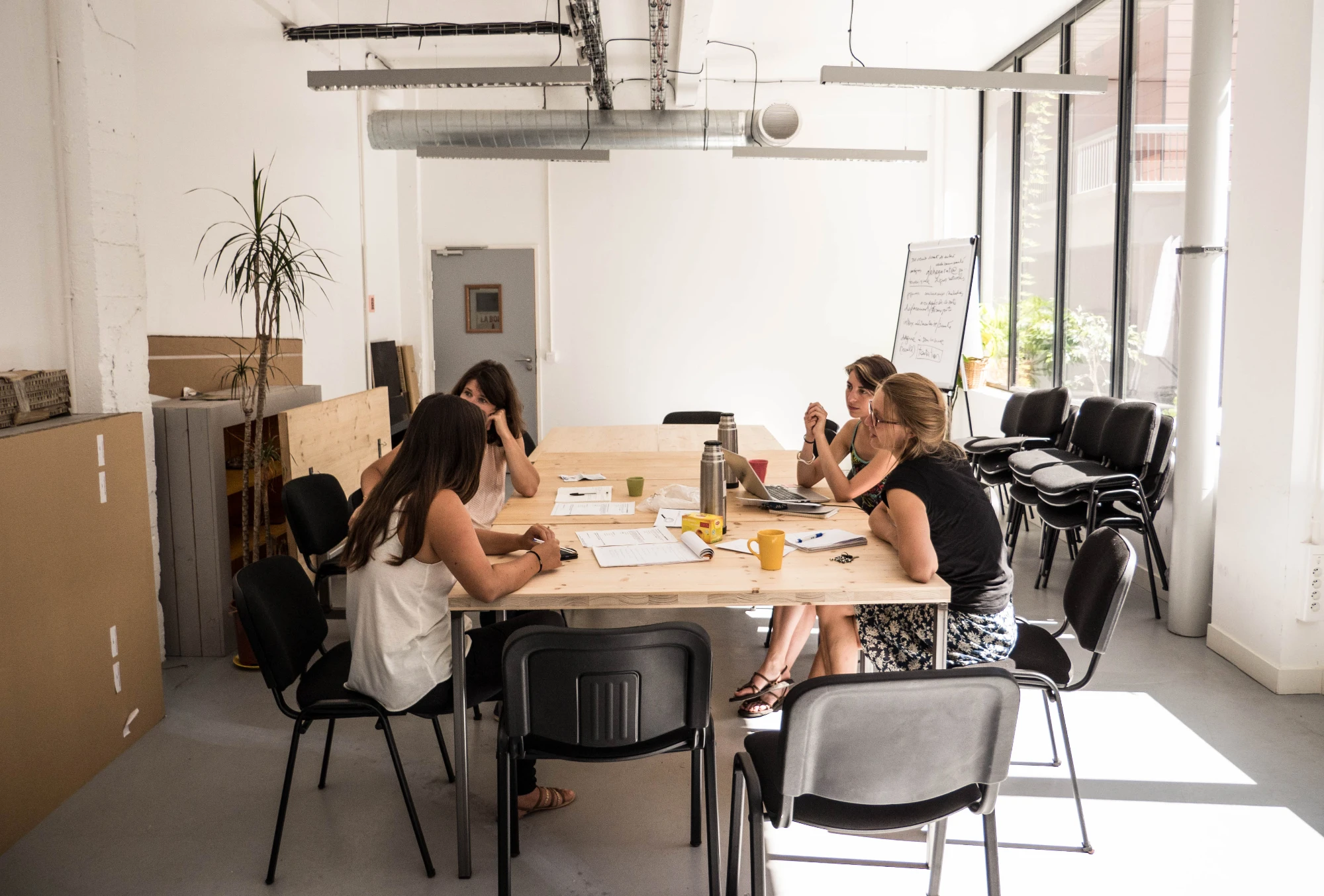 MUNDO-M, Salle de réunion 8 personnes, Montreuil