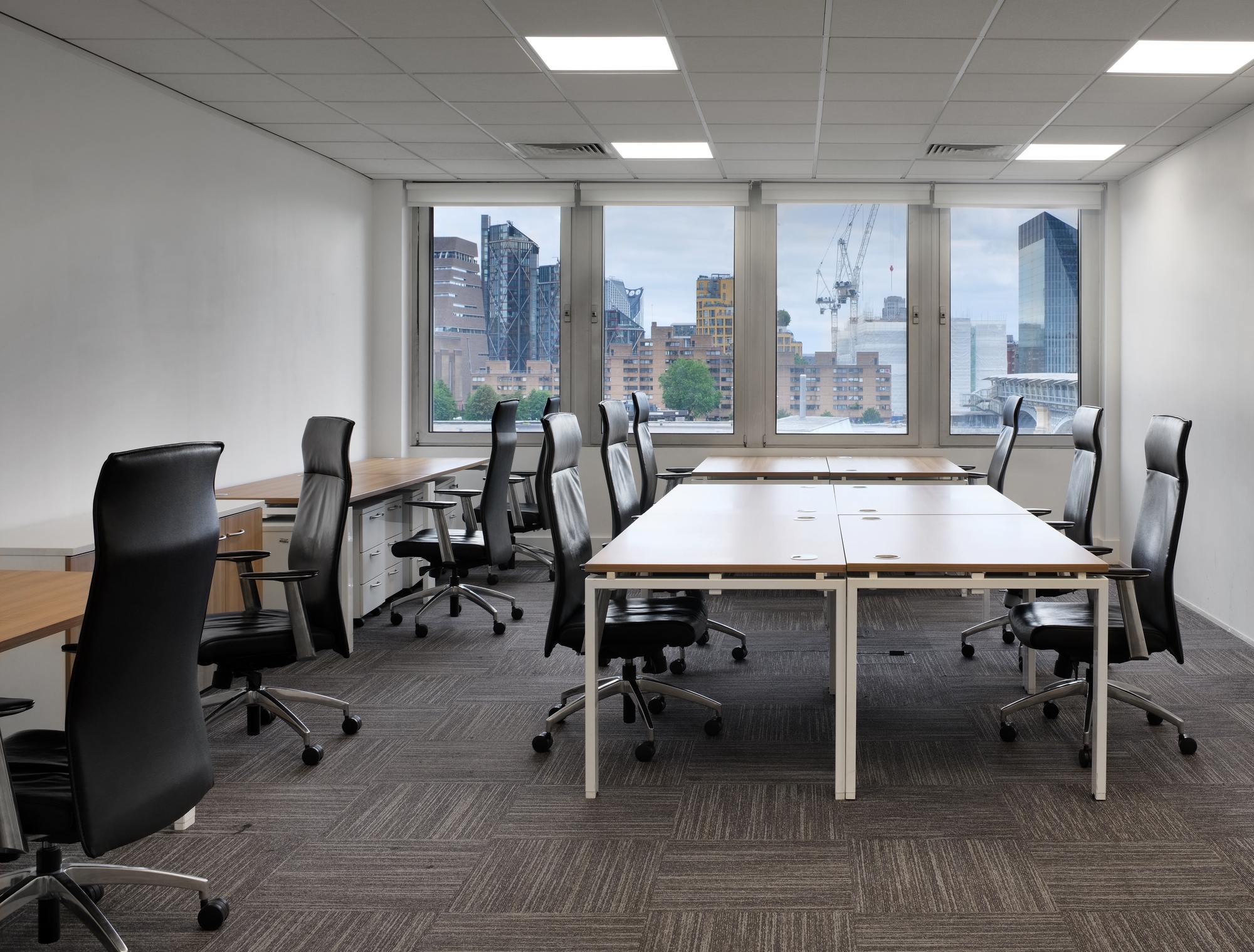 Halkin - Mermaid House, Office 3.07A - 10 desks, Londres