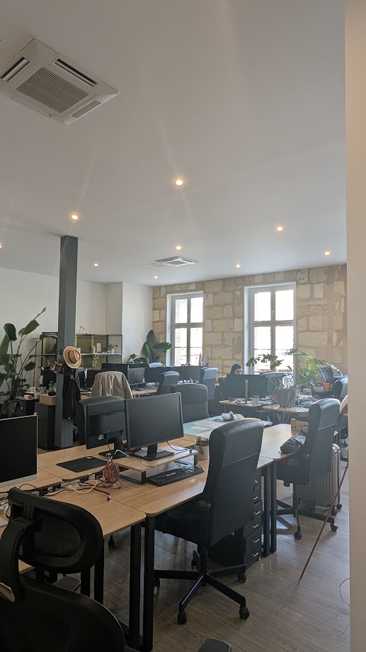 Garogo Canteloup, Poste en open space, Bordeaux