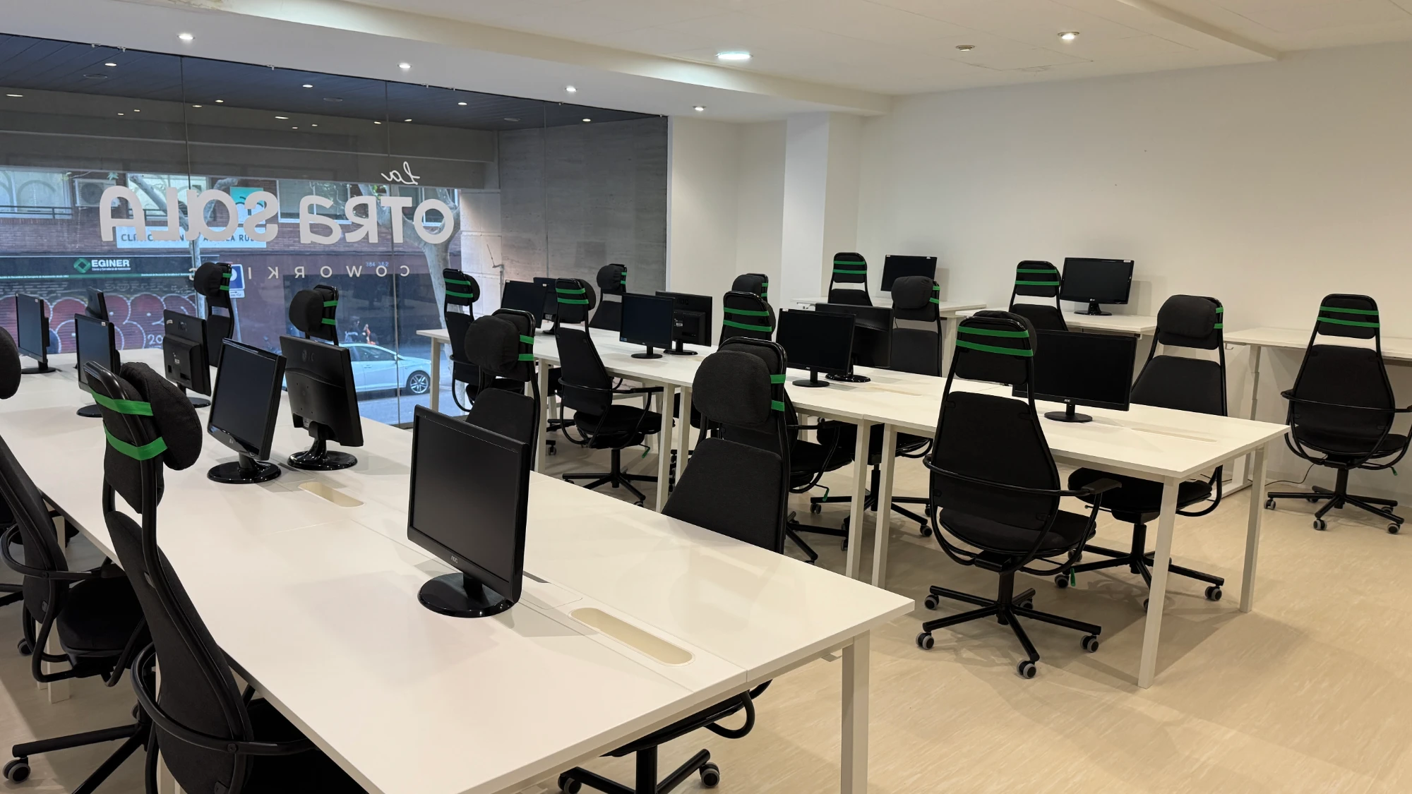 La Otra Sala Coworking, Puesto fijo, Barcelona
