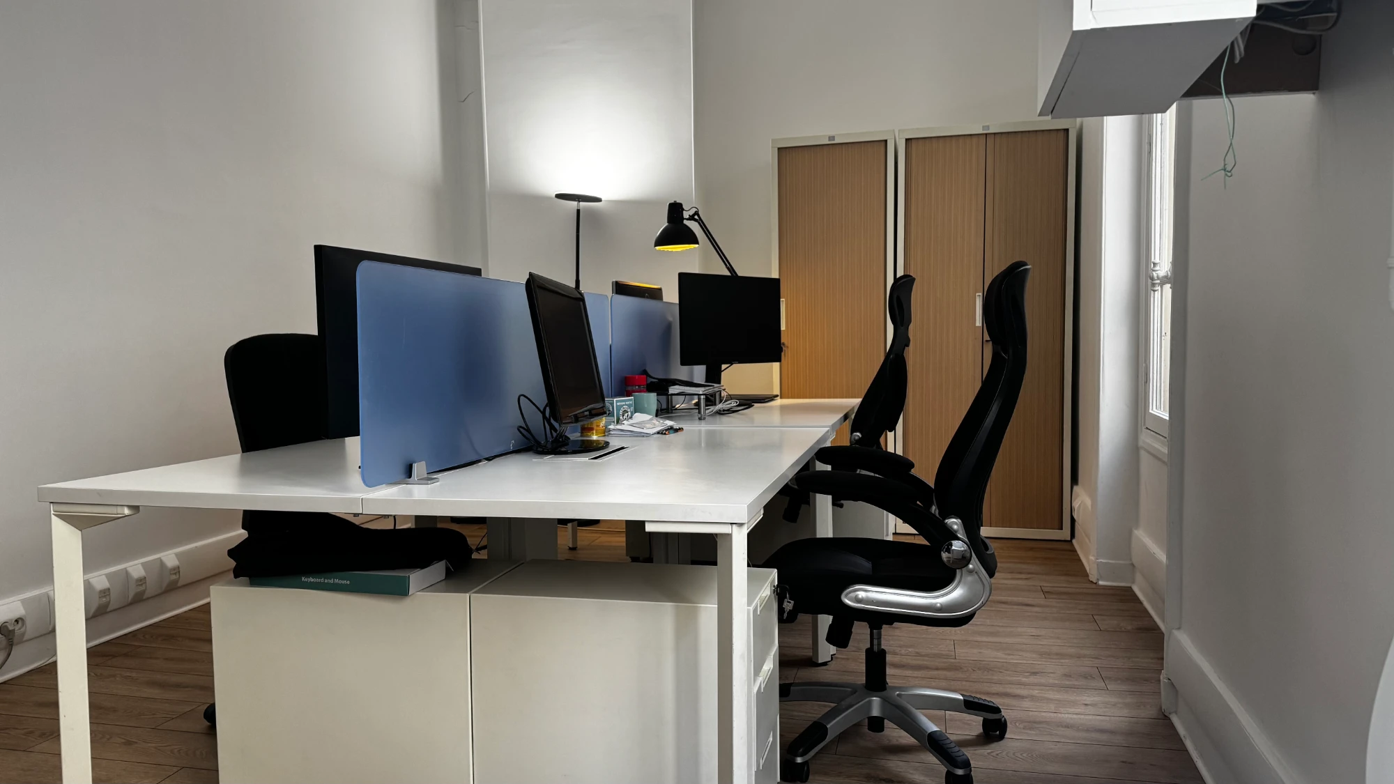République, Private office, 4 desks, Paris 3e