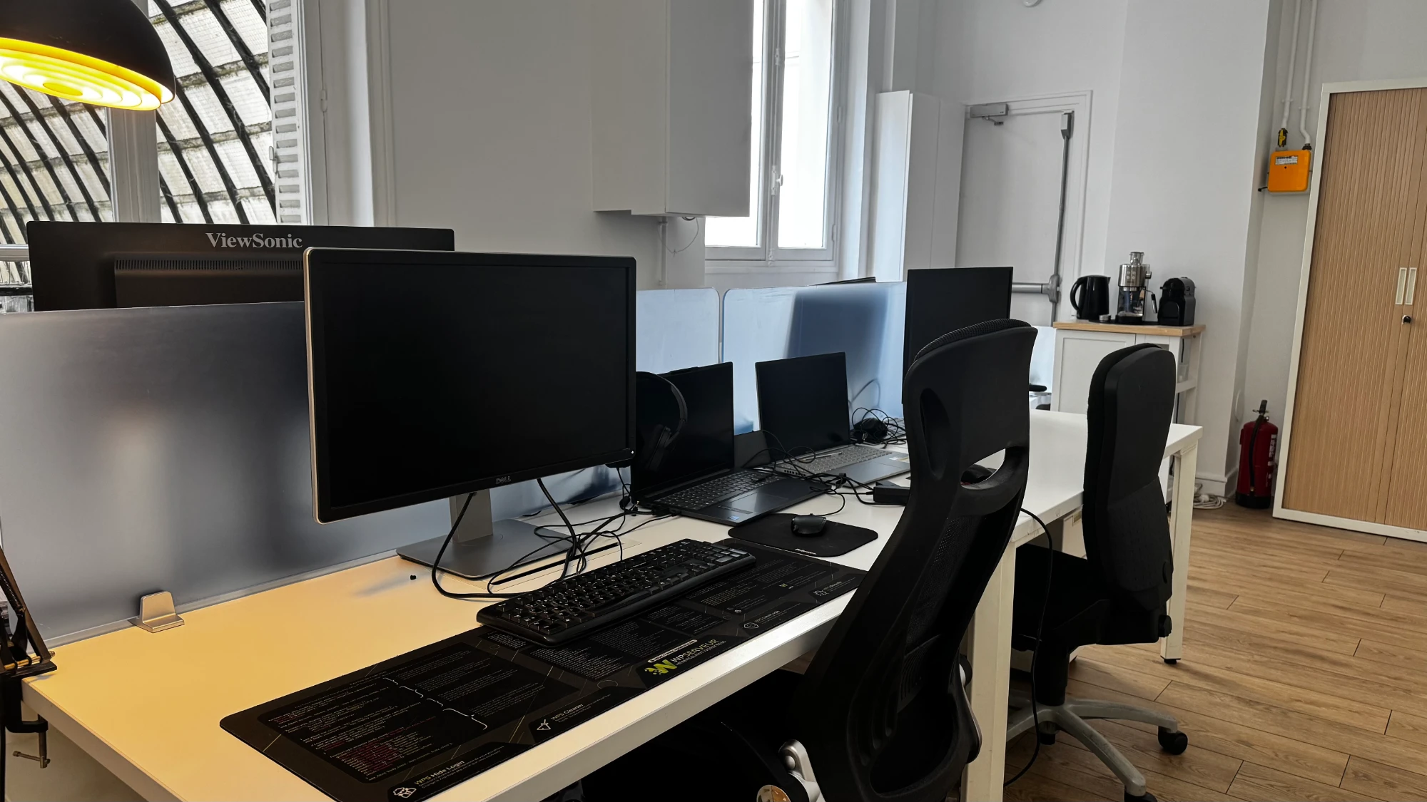 République, Private office, 4 desks, Paris 3e
