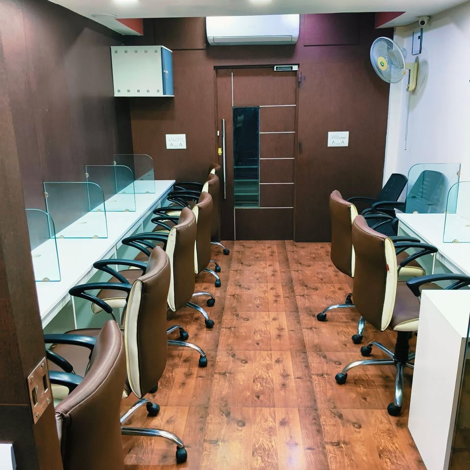 RK Office Spaces, 8 वर्कस्टेशन वाला निजी कार्यालय, अहमदाबाद