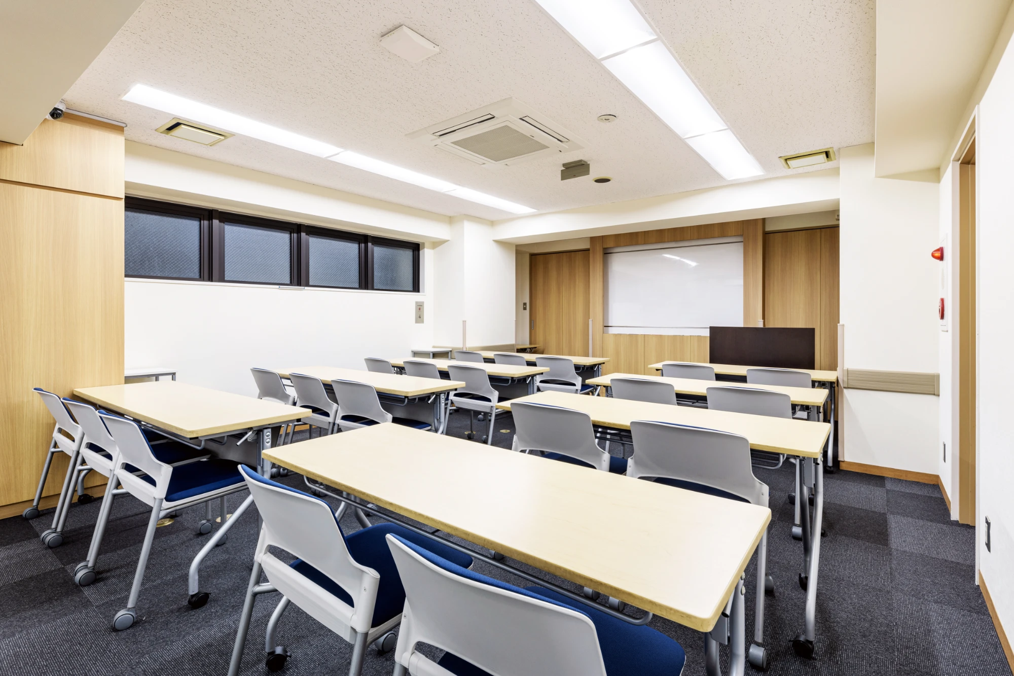 Shinjuku Entre salon, Training room for 16 people, Tokyo