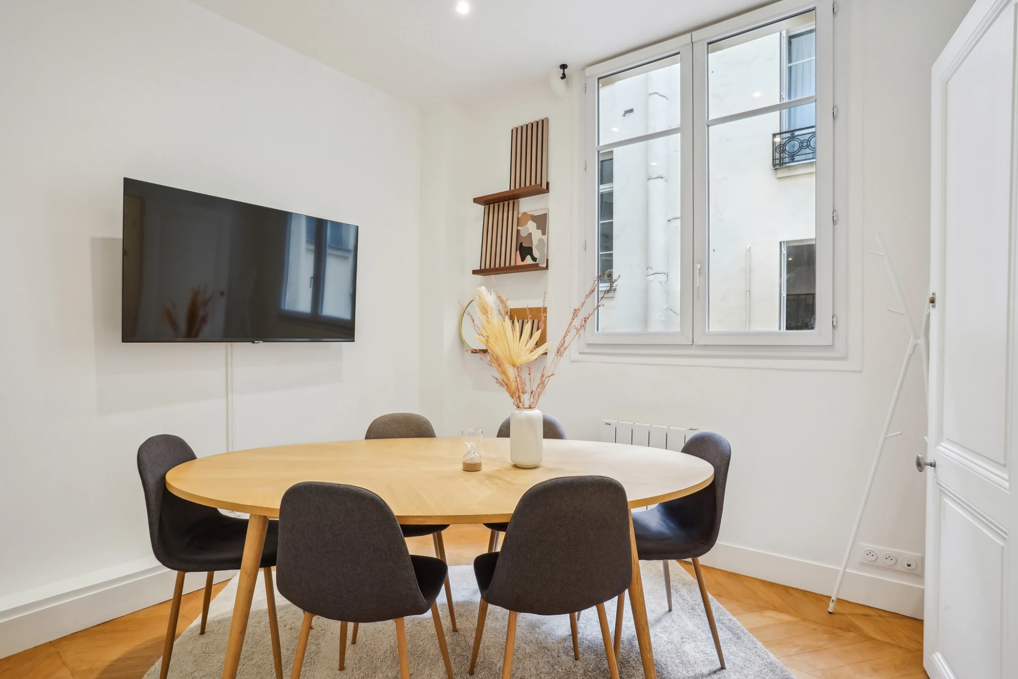 Snapdesk Antin III D, Meeting room for 6 people, Paris 2e