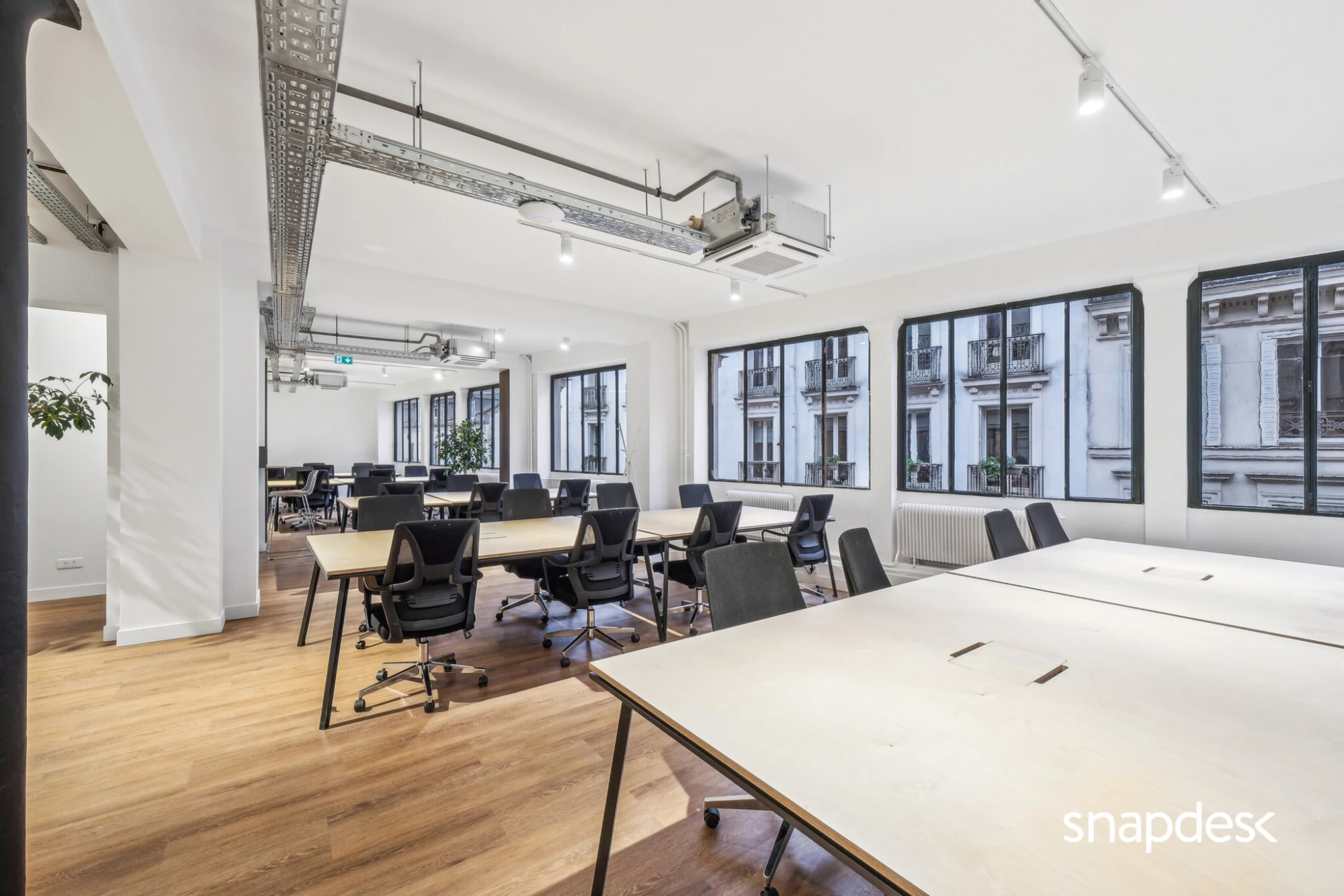 Snapdesk L’Atelier Écuries III , Open-plan office, Paris 10e
