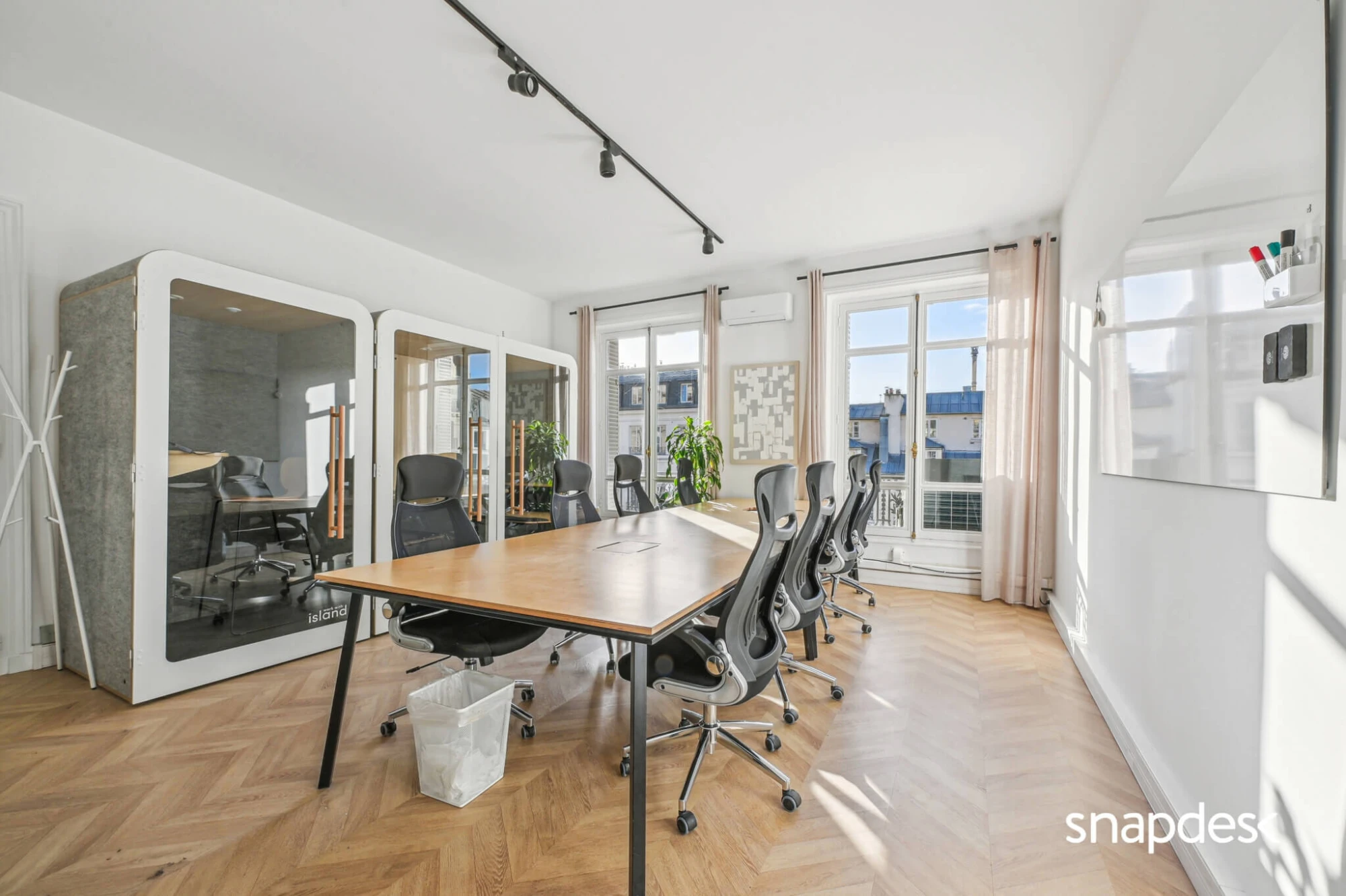 Snapdesk Le Balcon Réaumur, Meeting room for 8 people, Paris 2e