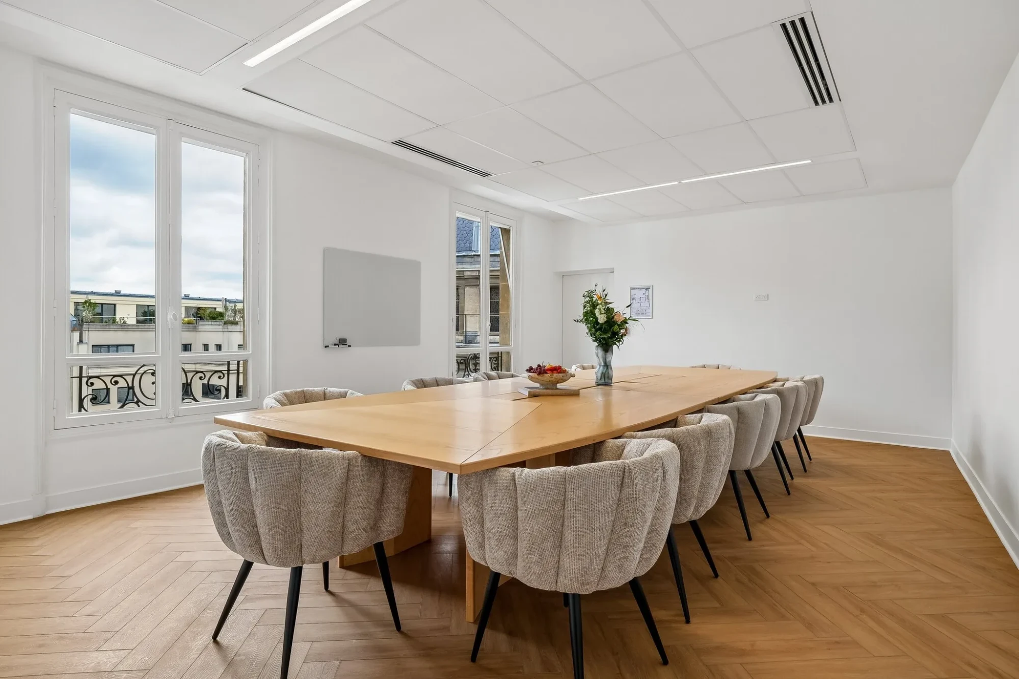 Snapdesk Espace Châteaudun , Meeting room for 14 people, Paris 9e