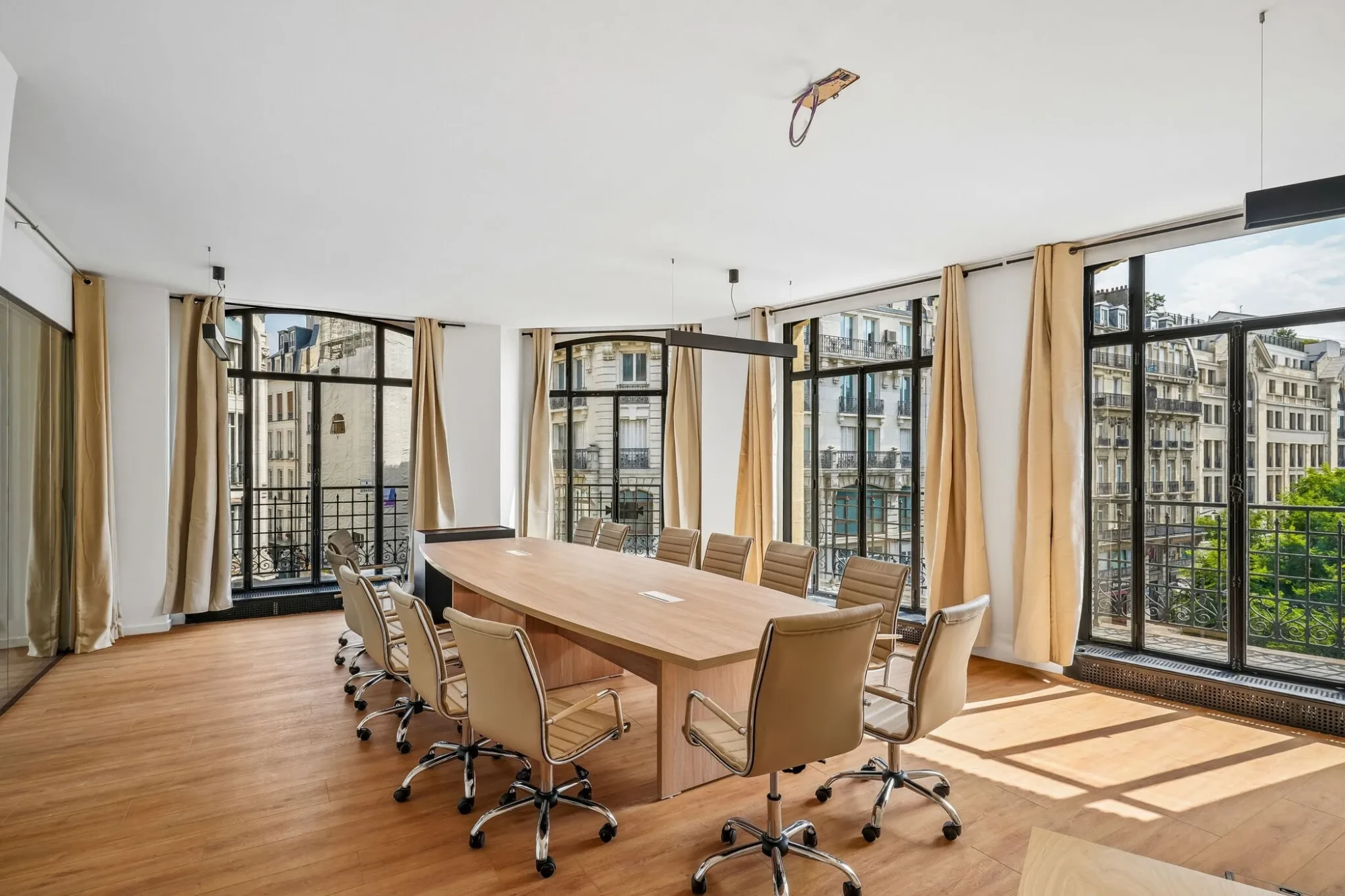 Snapdesk Le Montorgueil Filant, Meeting room for 12 people, Paris 2e
