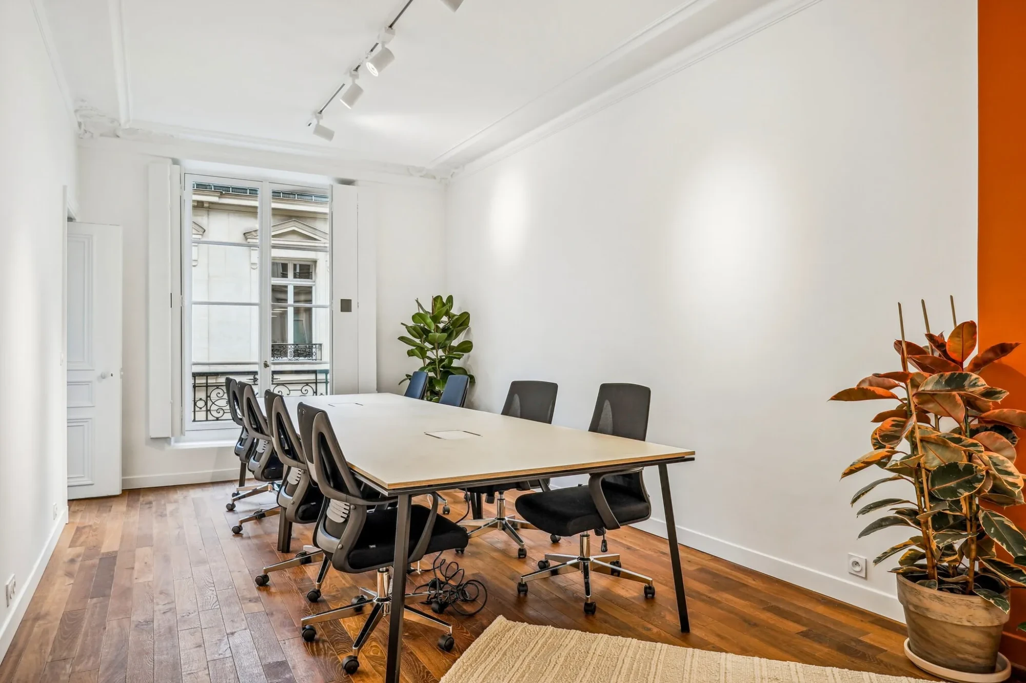 Snapdesk Les Petites Écuries, Meeting room for 8 people, Paris 10e
