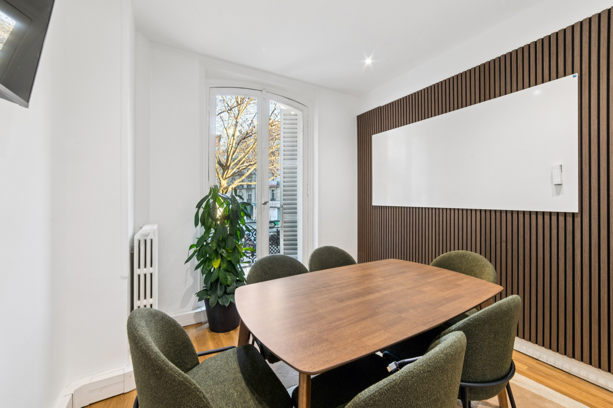 Snapdesk Le Saint Augustin , Salle de réunion 6 personnes, Paris 8e
