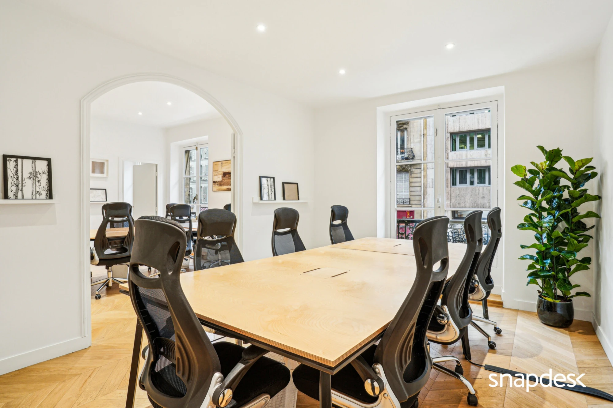Snapdesk Le Saint Ho , Private office, 6 desks, Paris 8e