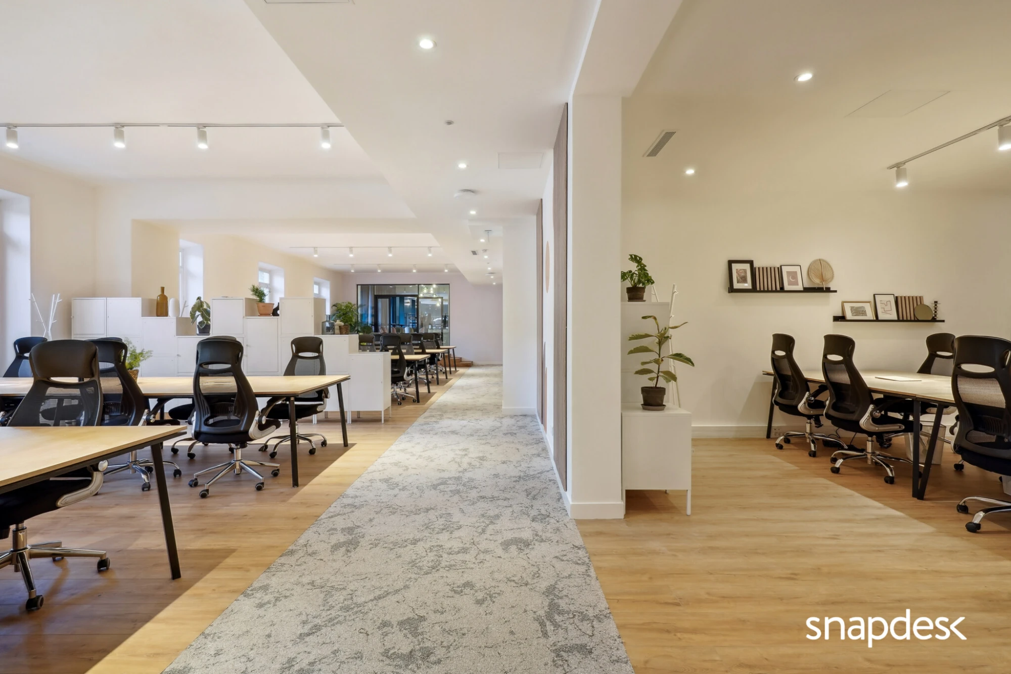 Snapdesk Le Saint Petersbourg, Open space, Paris 8e